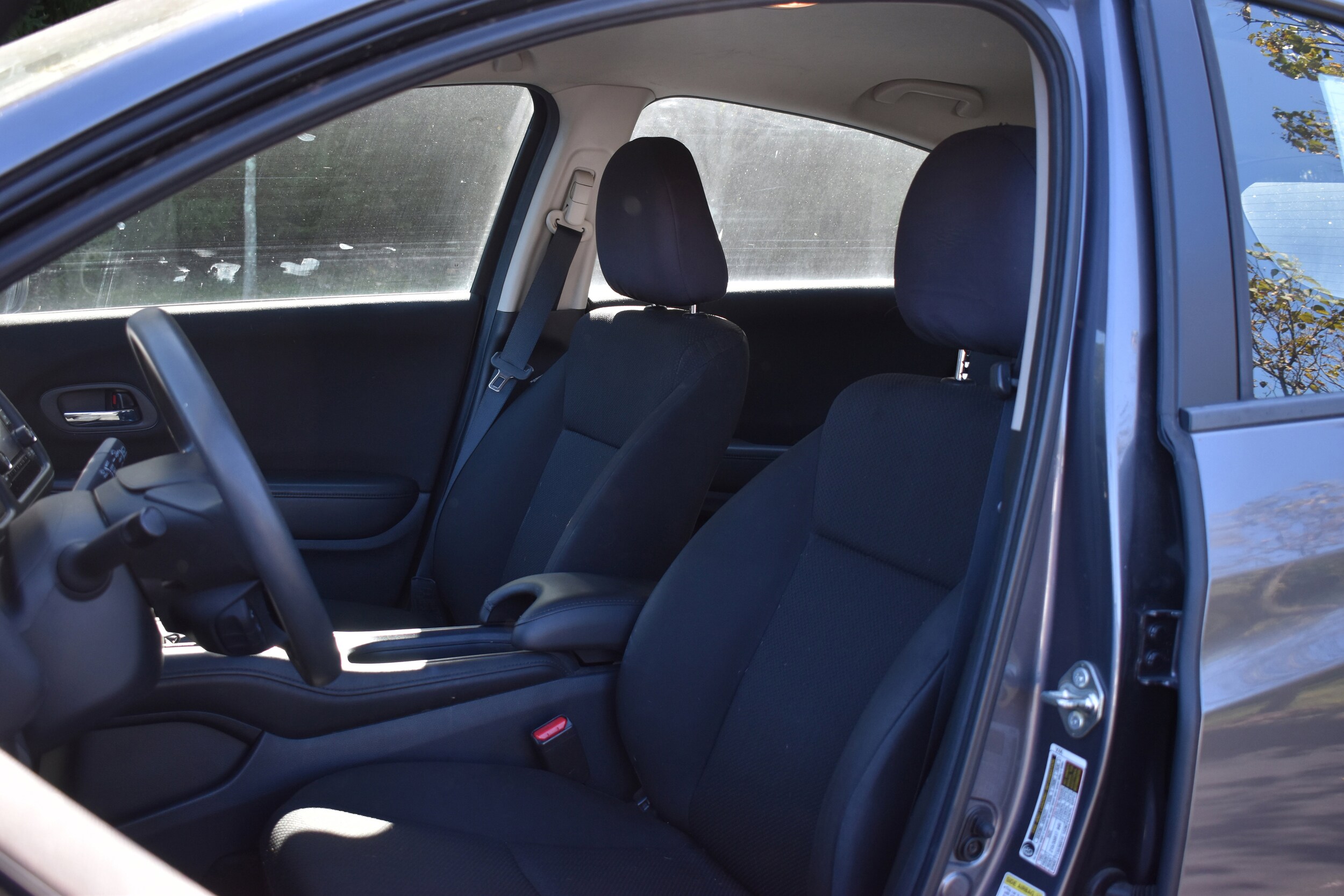 2016 Honda HR-V LX photo 2