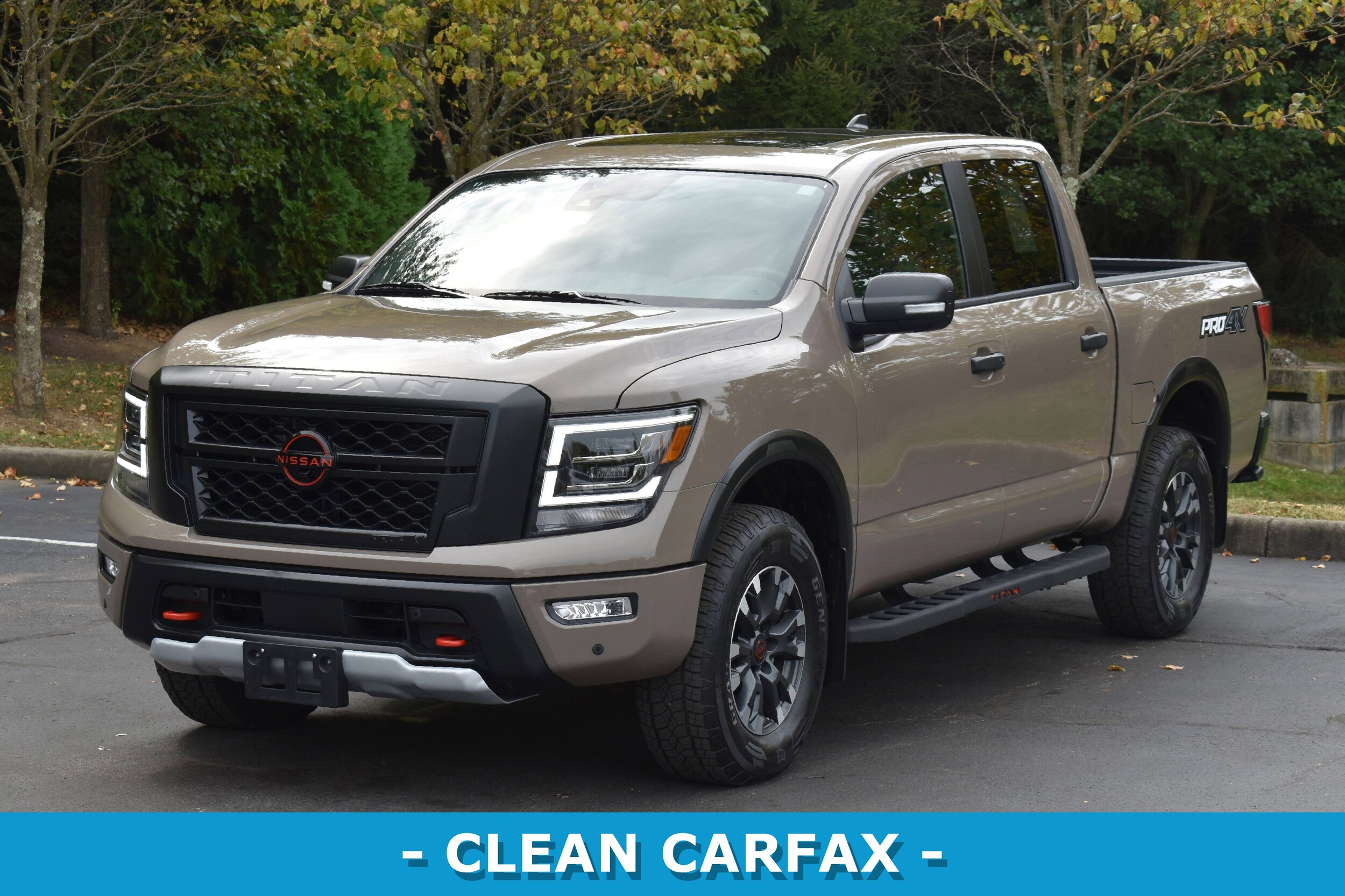 2024 Nissan Titan PRO-4X photo 2
