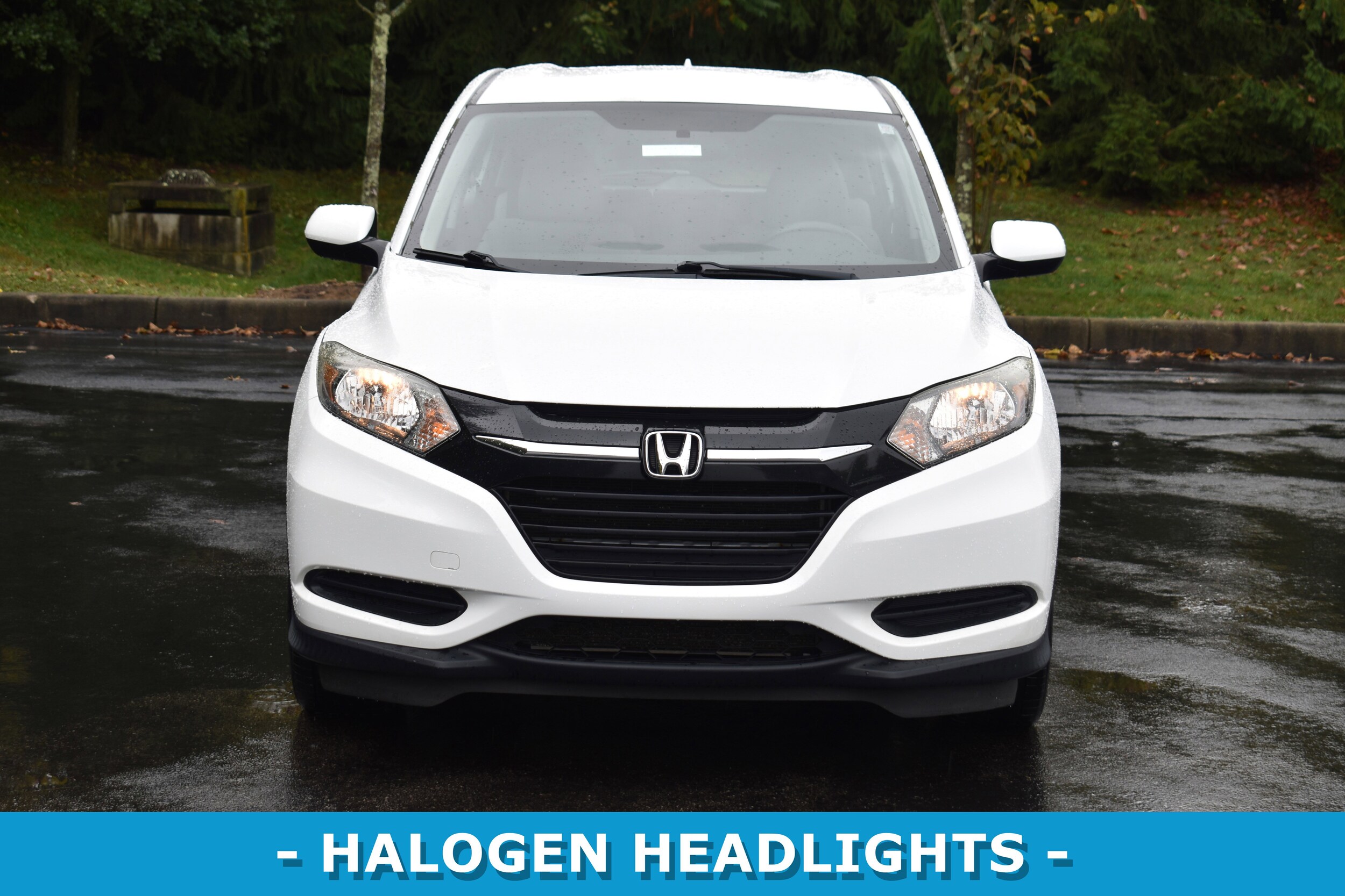 2017 Honda HR-V LX 2WD photo 2