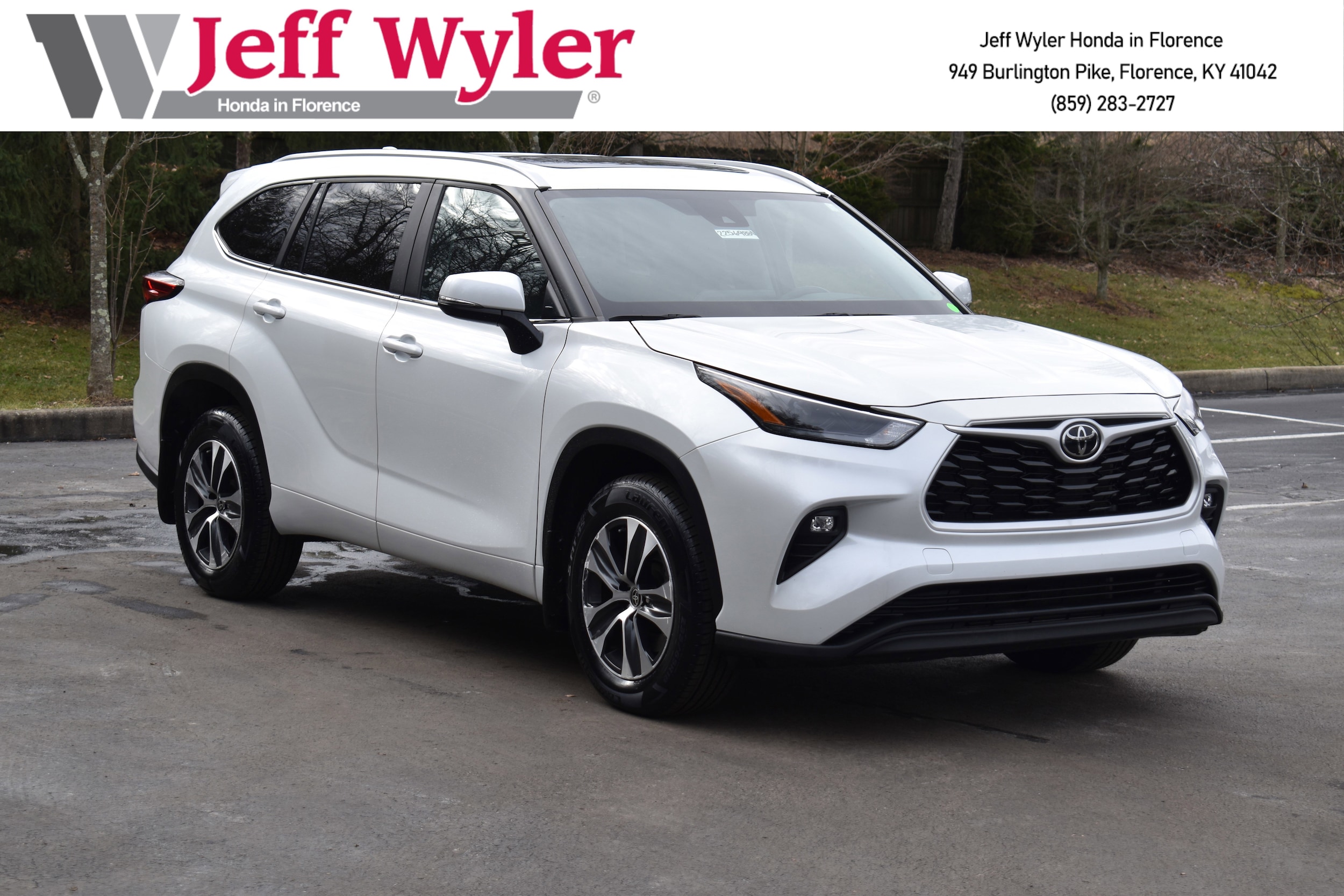 2023 Toyota Highlander XLE's photo