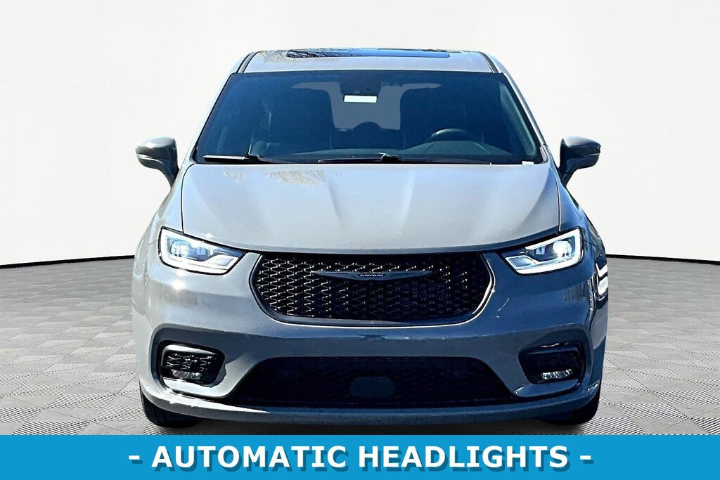 Used 2022 Chrysler Pacifica Hybrid Limited Van Passenger Van