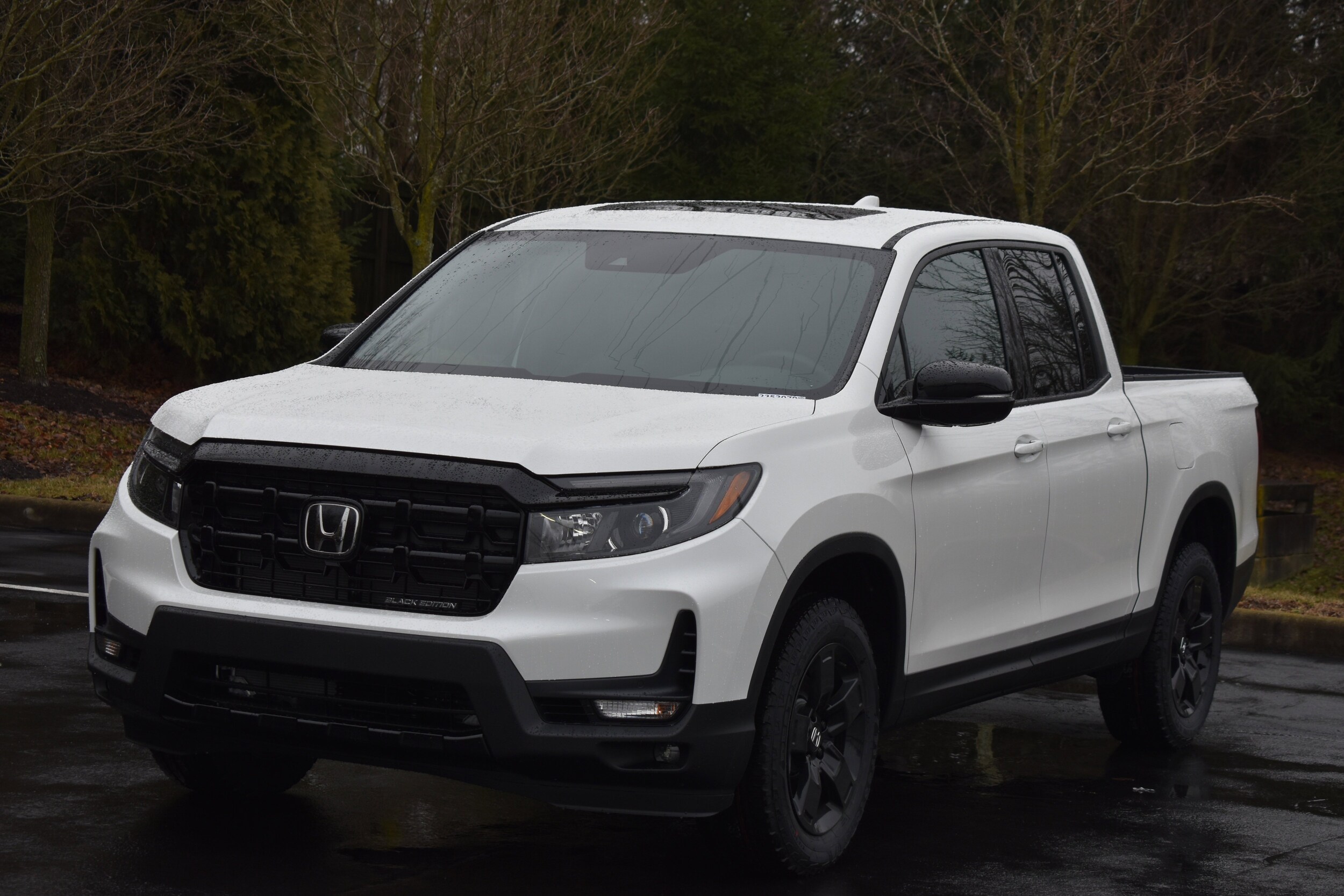 2025 Honda Ridgeline Black Edition photo 2