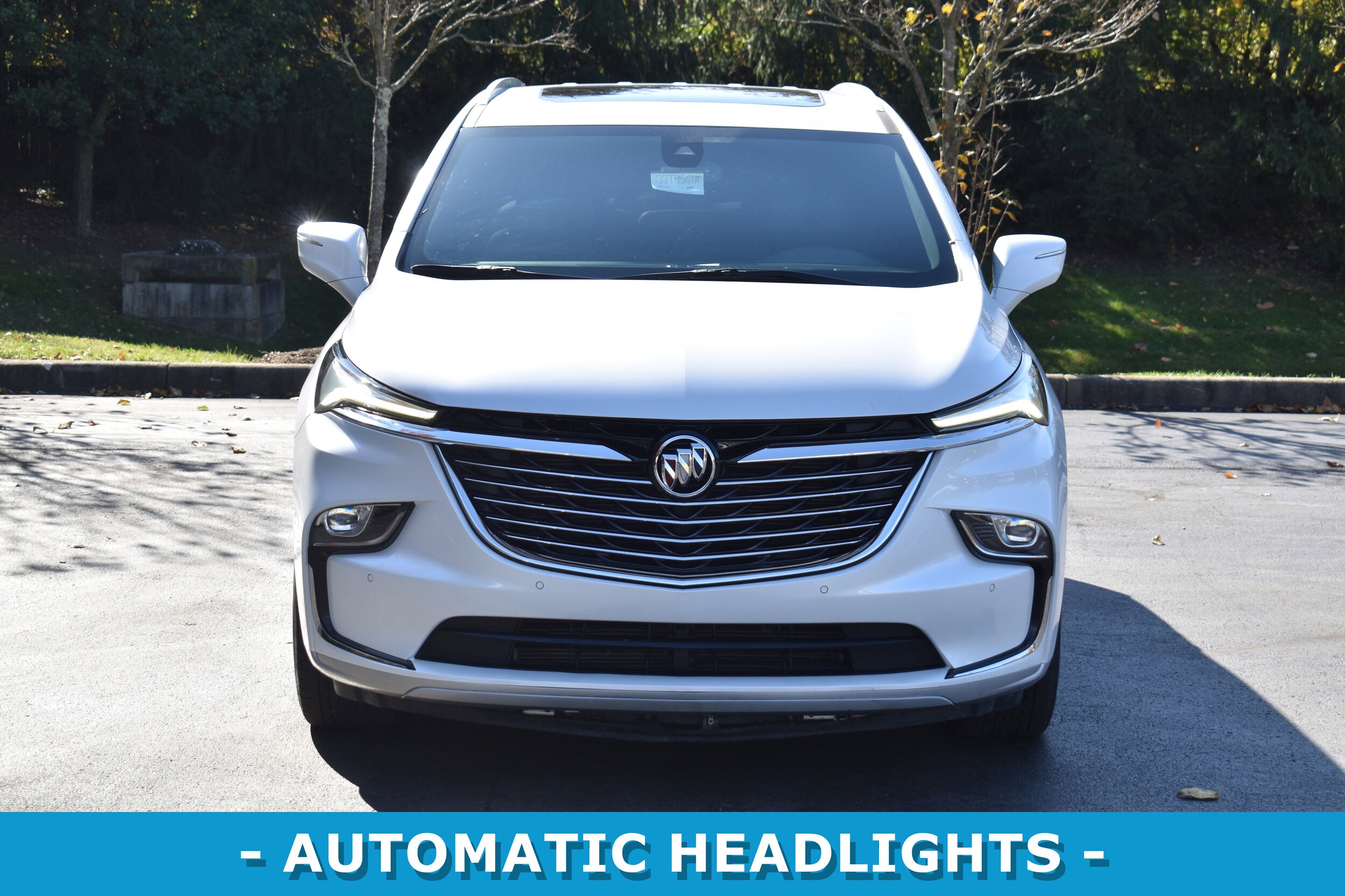 2023 Buick Enclave Essence photo 2