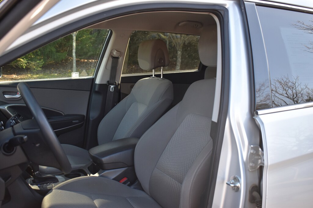 Used 2017 Hyundai Santa Fe SE SUV