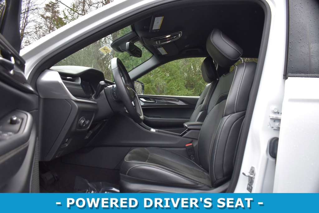 Used 2021 Jeep Grand Cherokee L Laredo SUV