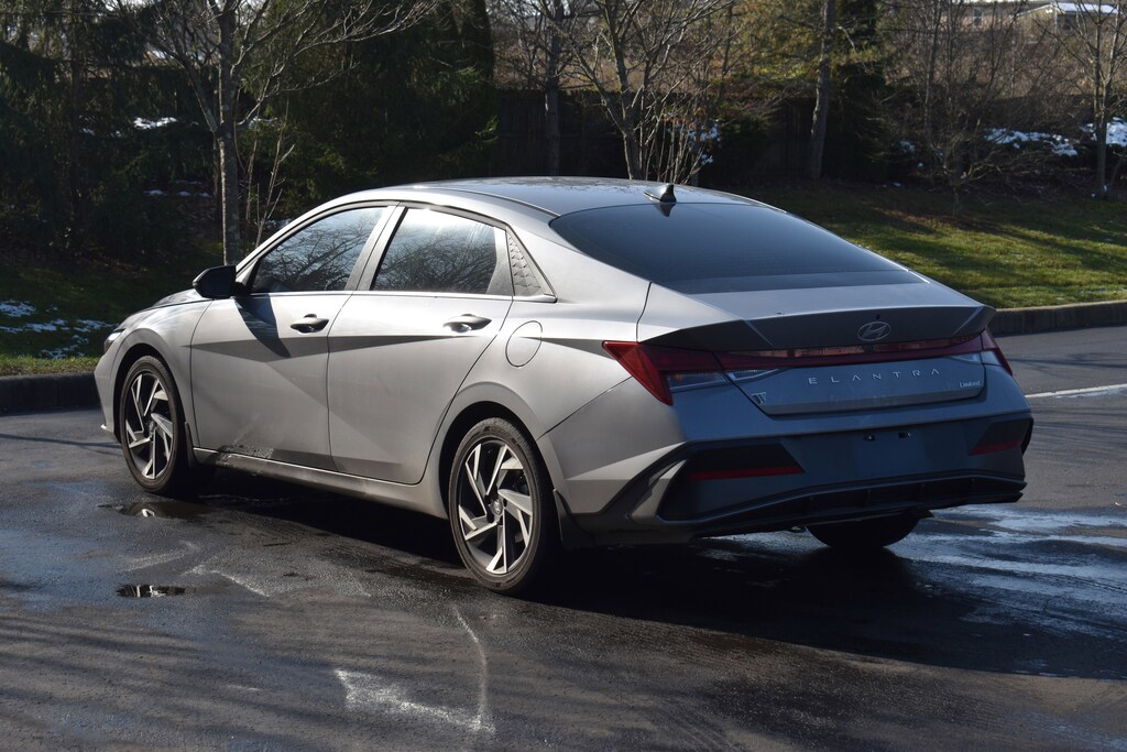Used 2025 Hyundai Elantra Limited Sedan