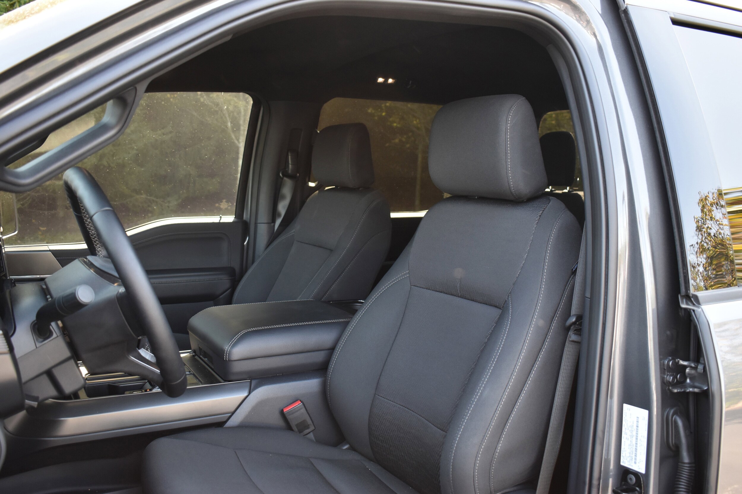 2024 Ford F-150 XLT photo 2