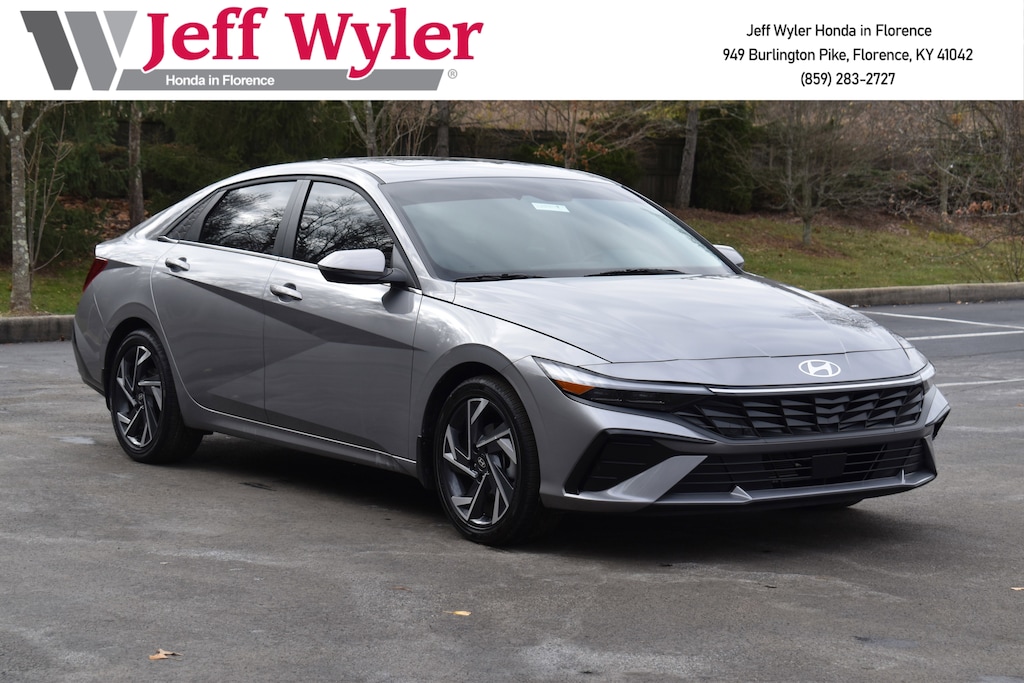 Used 2025 Hyundai Elantra Limited Sedan