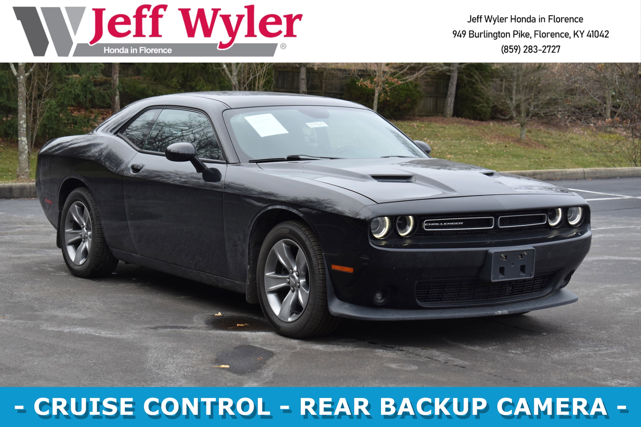 2015 Dodge Challenger SXT's photo