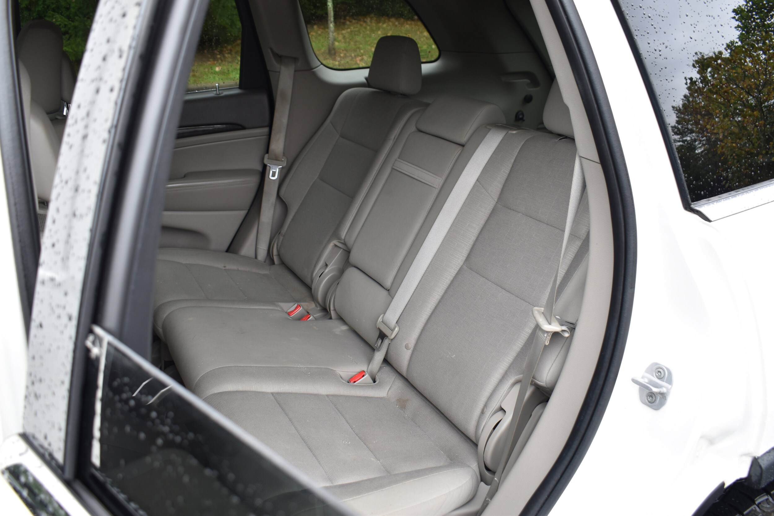 2011 Jeep Grand Cherokee Laredo photo 3