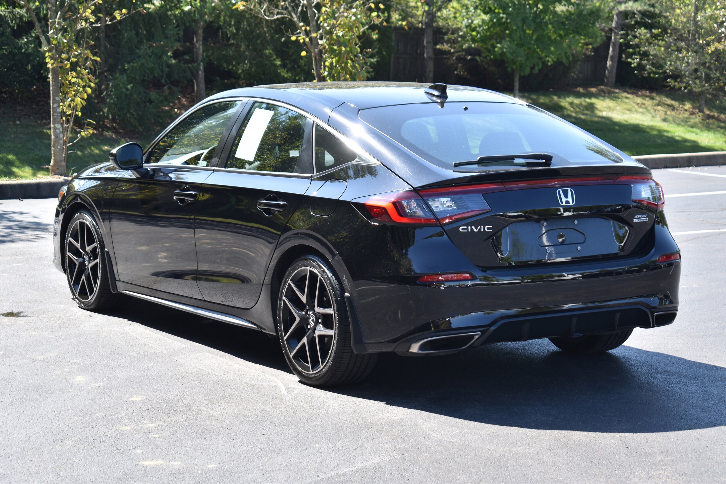 2022 Honda Civic Sport Touring Hatchback photo 2