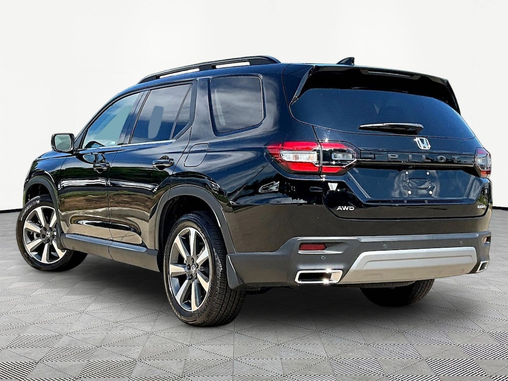 Used 2025 Honda Pilot Elite SUV