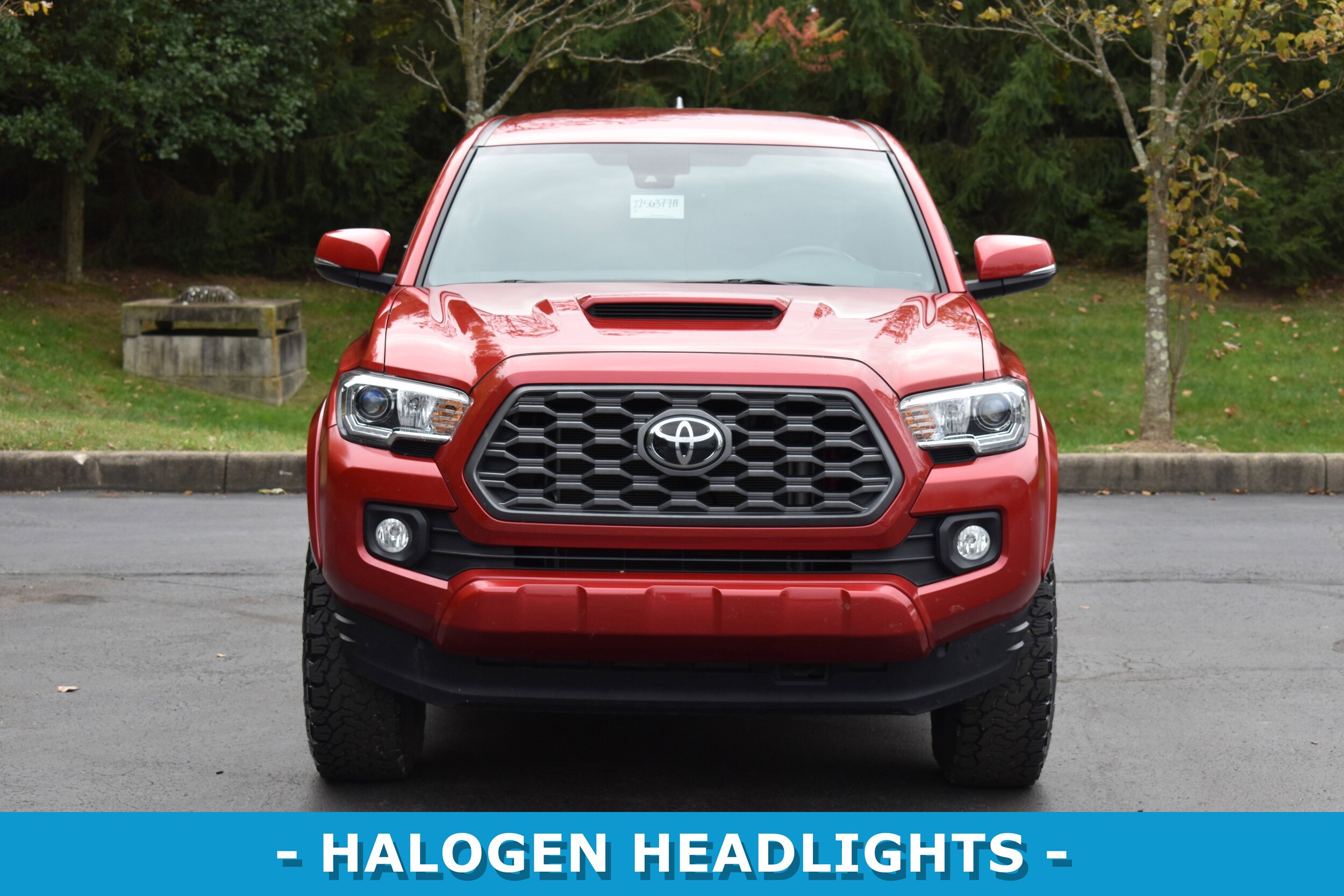 2023 Toyota Tacoma TRD Sport V6 photo 2