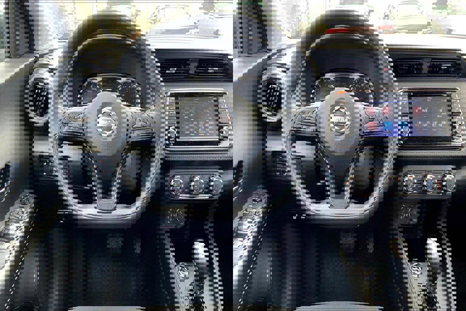 2025 Nissan Kicks Play S photo 3