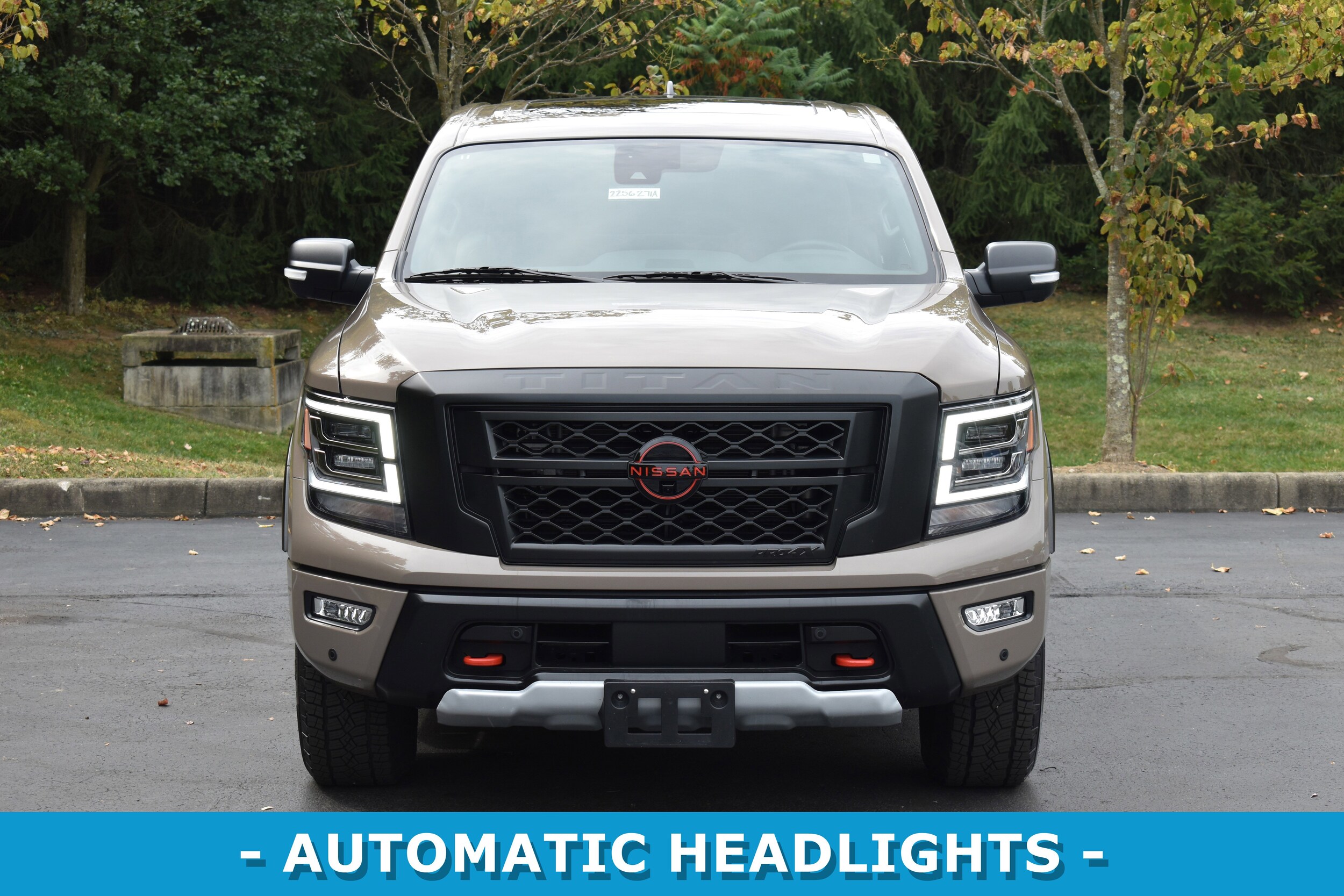 2024 Nissan Titan PRO-4X photo 2