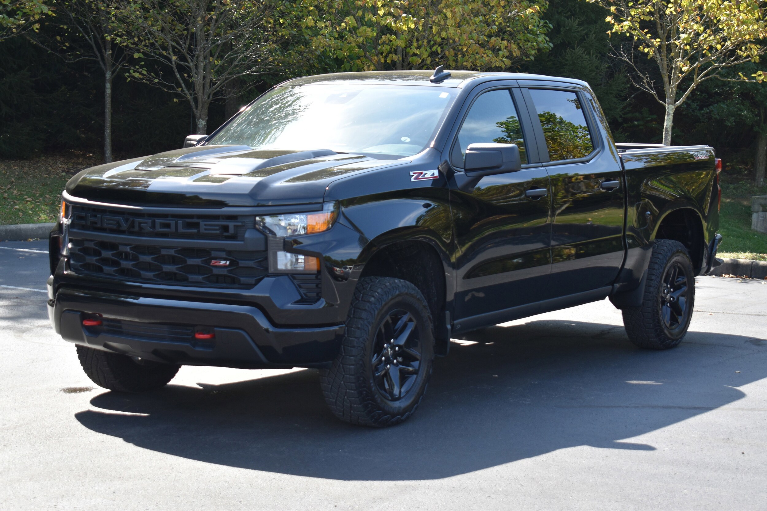 2025 Chevrolet Silverado 1500 Custom Trail Boss photo 2