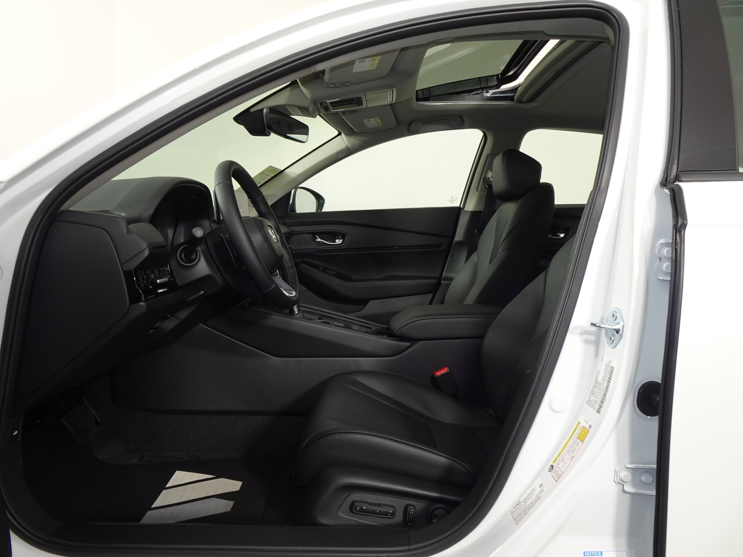 2025 Honda Accord Hybrid Touring photo 3