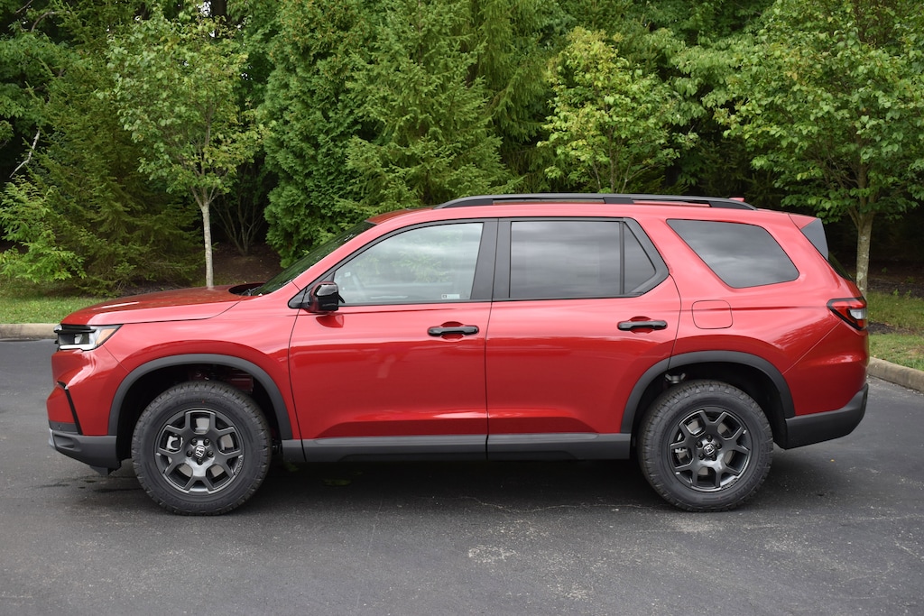New 2025 Honda Pilot TrailSport SUV