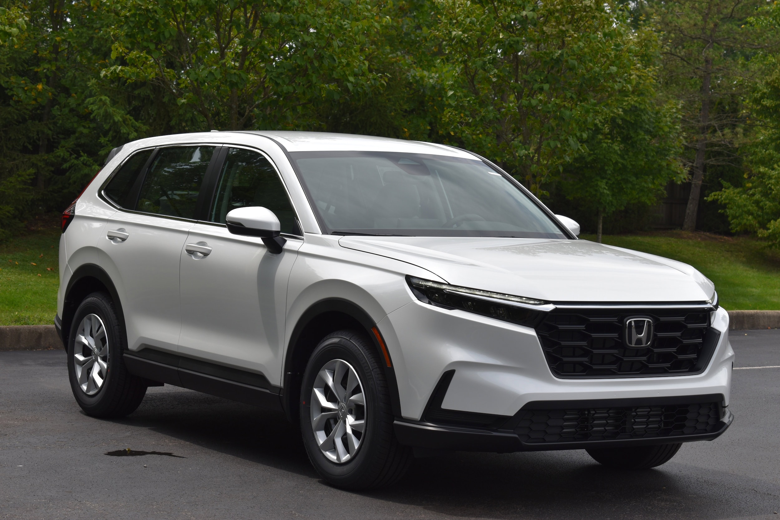 2025 Honda CR-V LX's photo