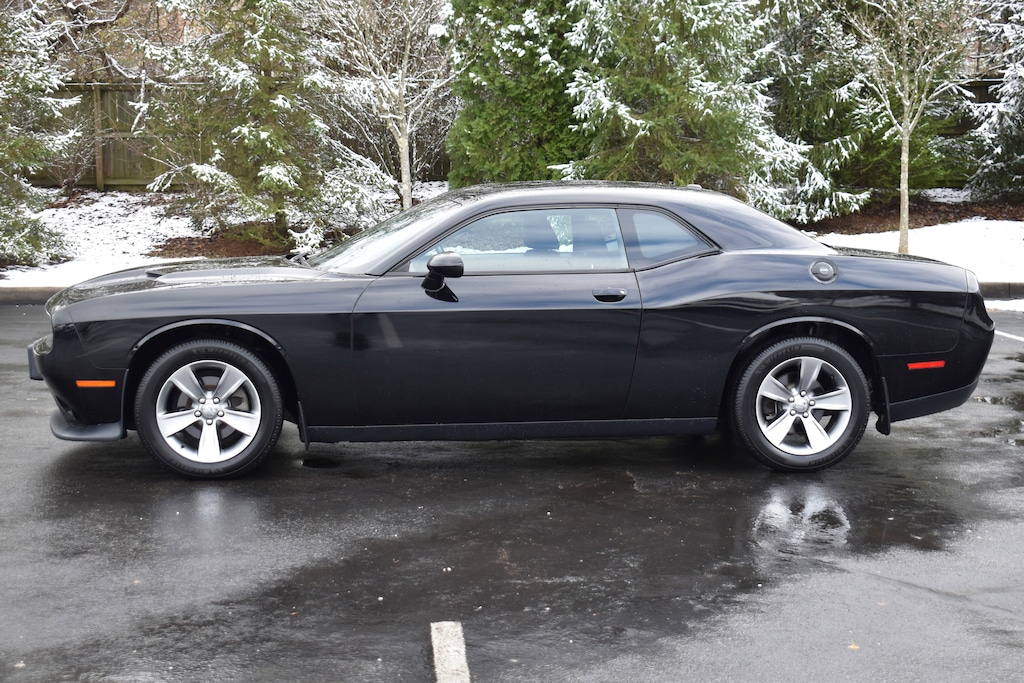 Used 2015 Dodge Challenger SXT Coupe
