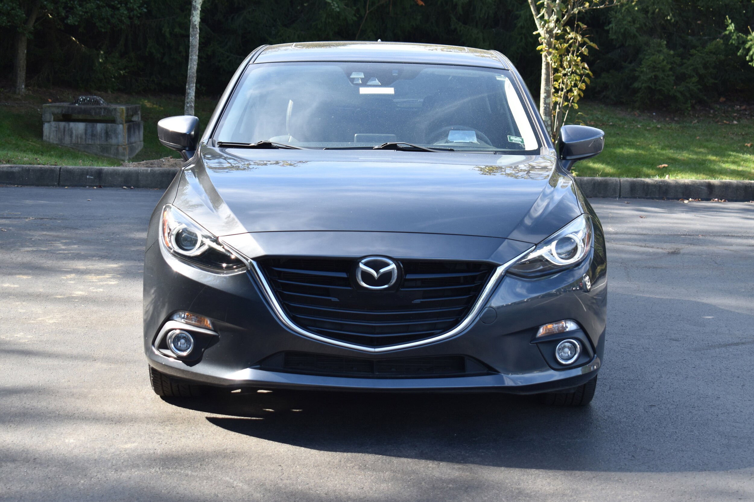 2015 Mazda Mazda3 s Grand Touring Hatchback photo 2