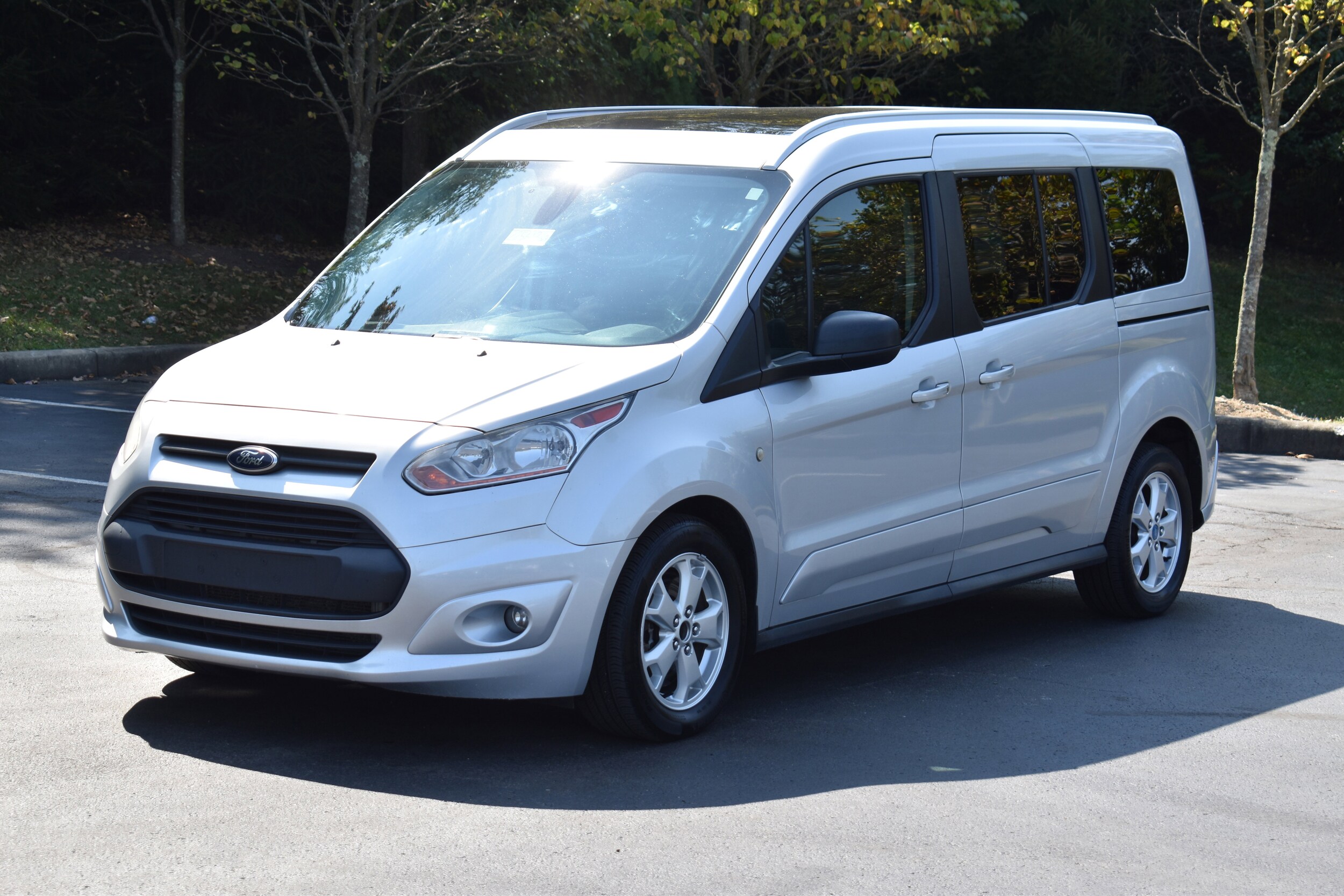 2016 Ford Transit Connect XLT Wagon photo 2