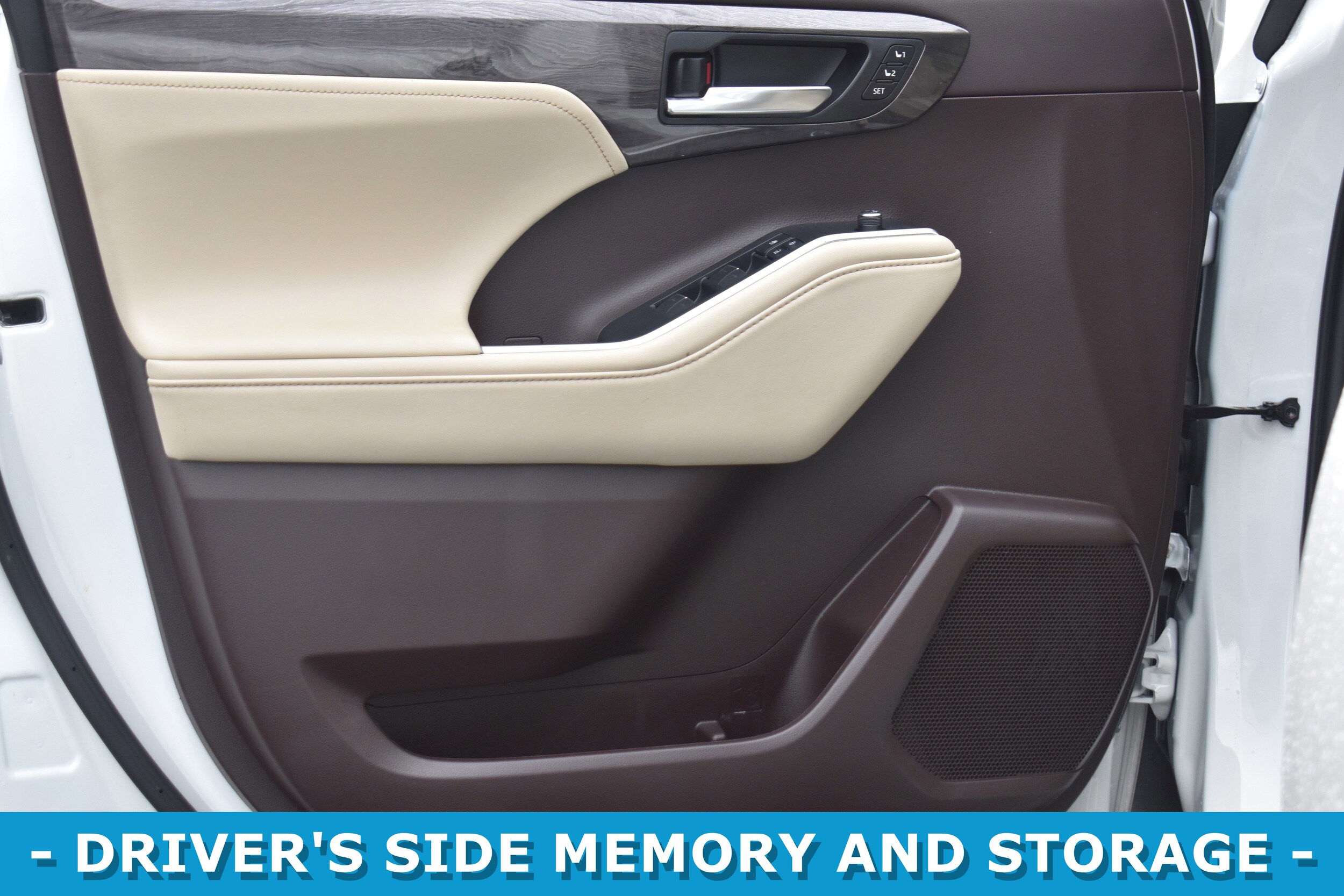 2021 Toyota Highlander Hybrid Limited photo 3