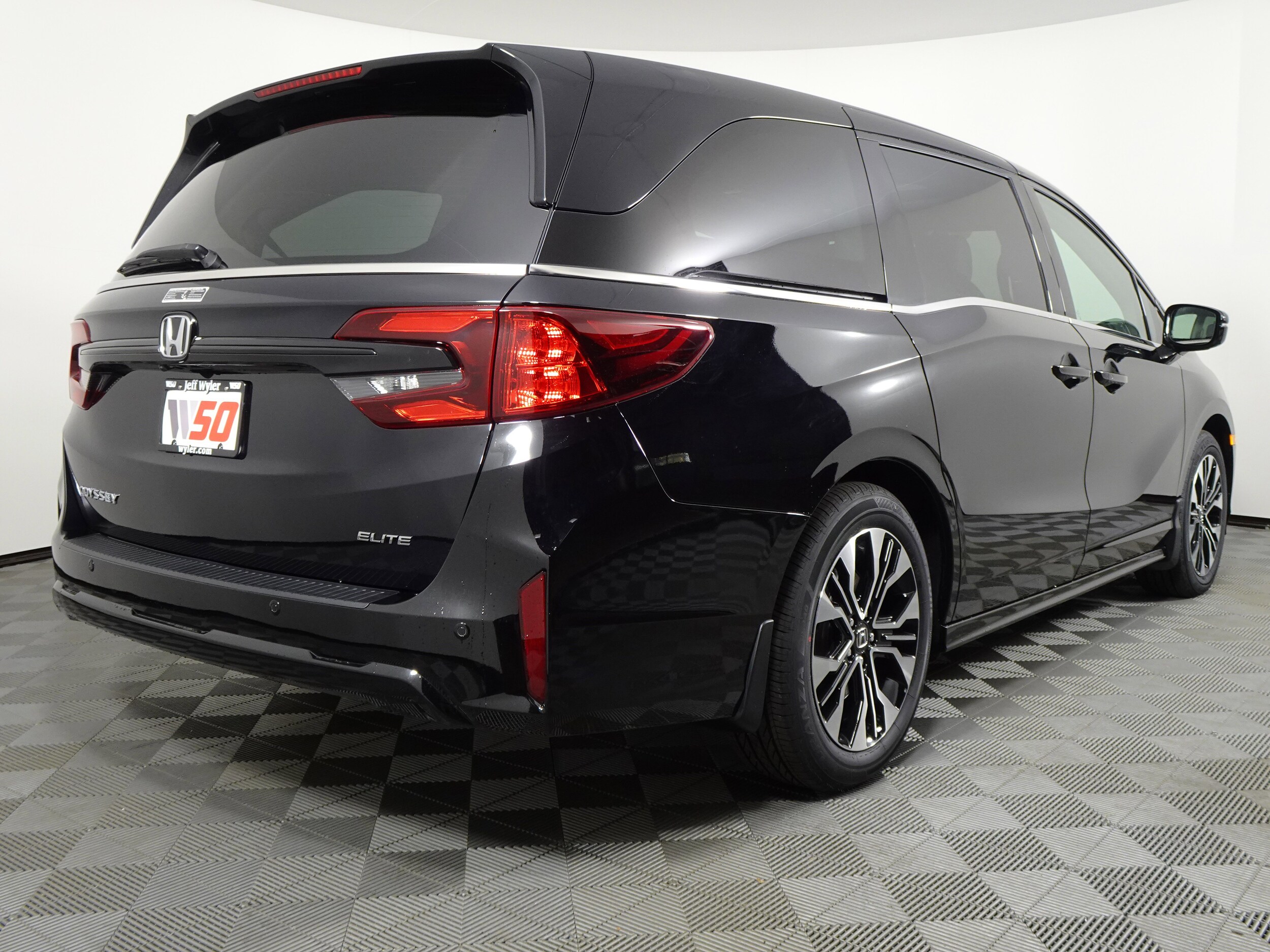 2026 Honda Odyssey Elite photo 2