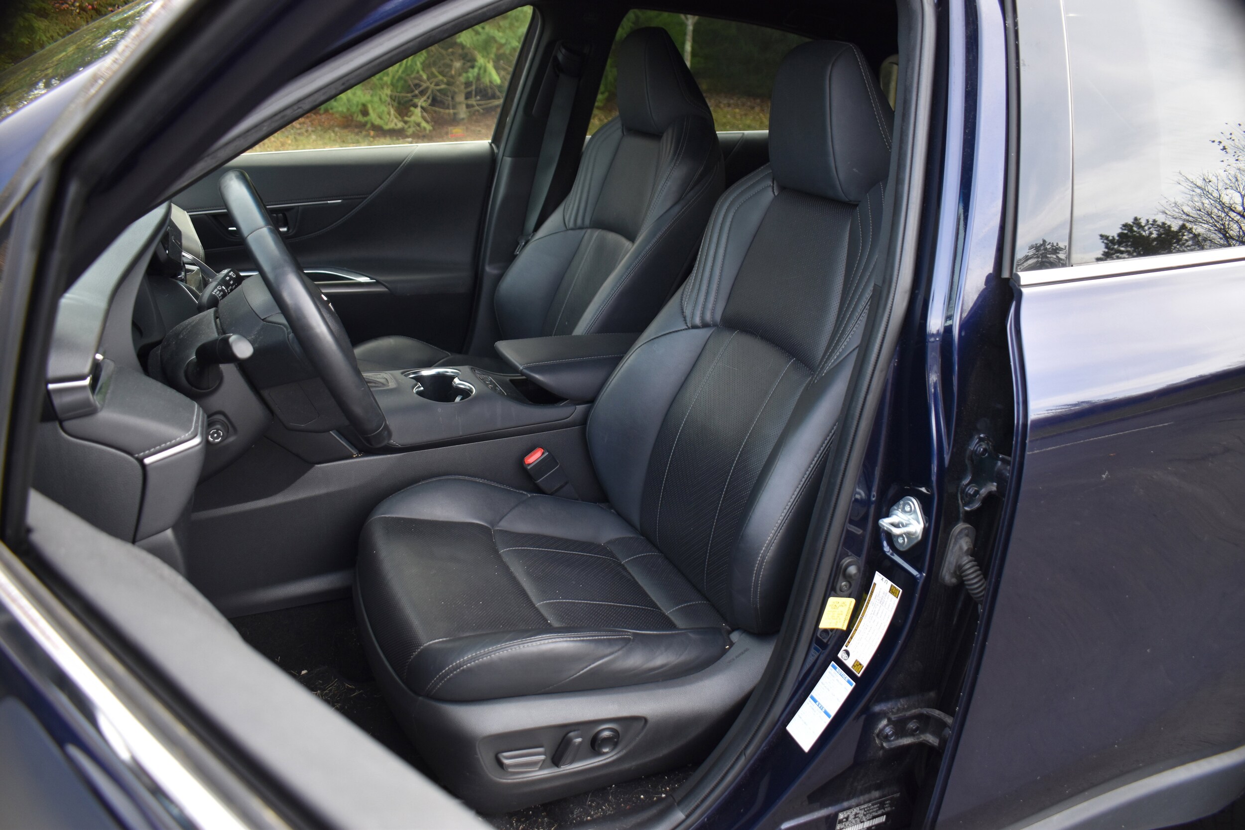 2021 Toyota Venza Limited photo 3