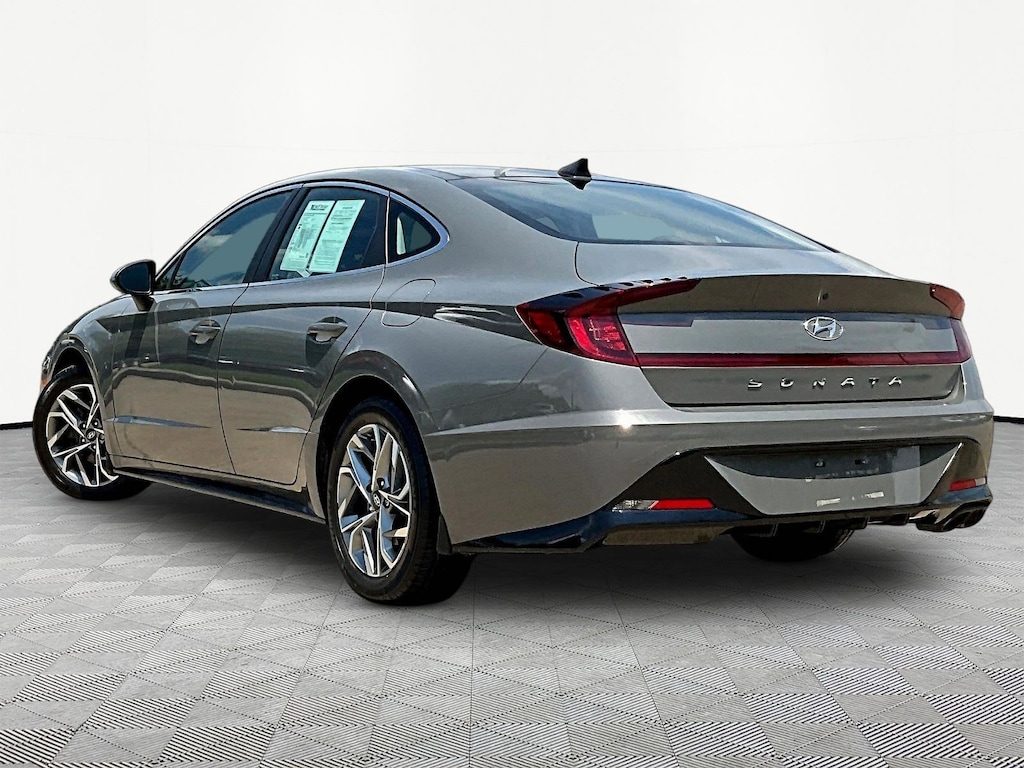 Used 2022 Hyundai Sonata SEL Sedan