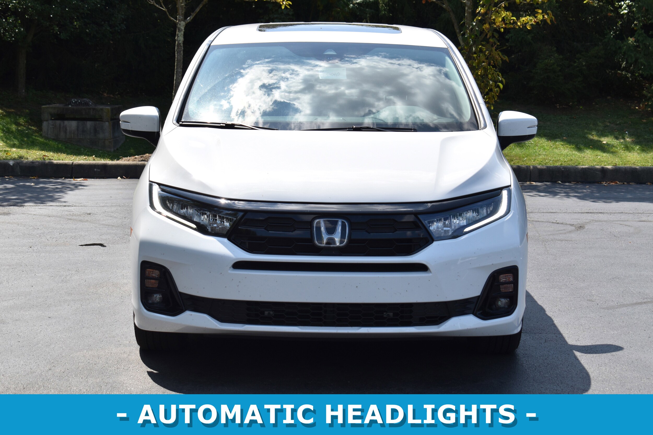 2025 Honda Odyssey Elite photo 2
