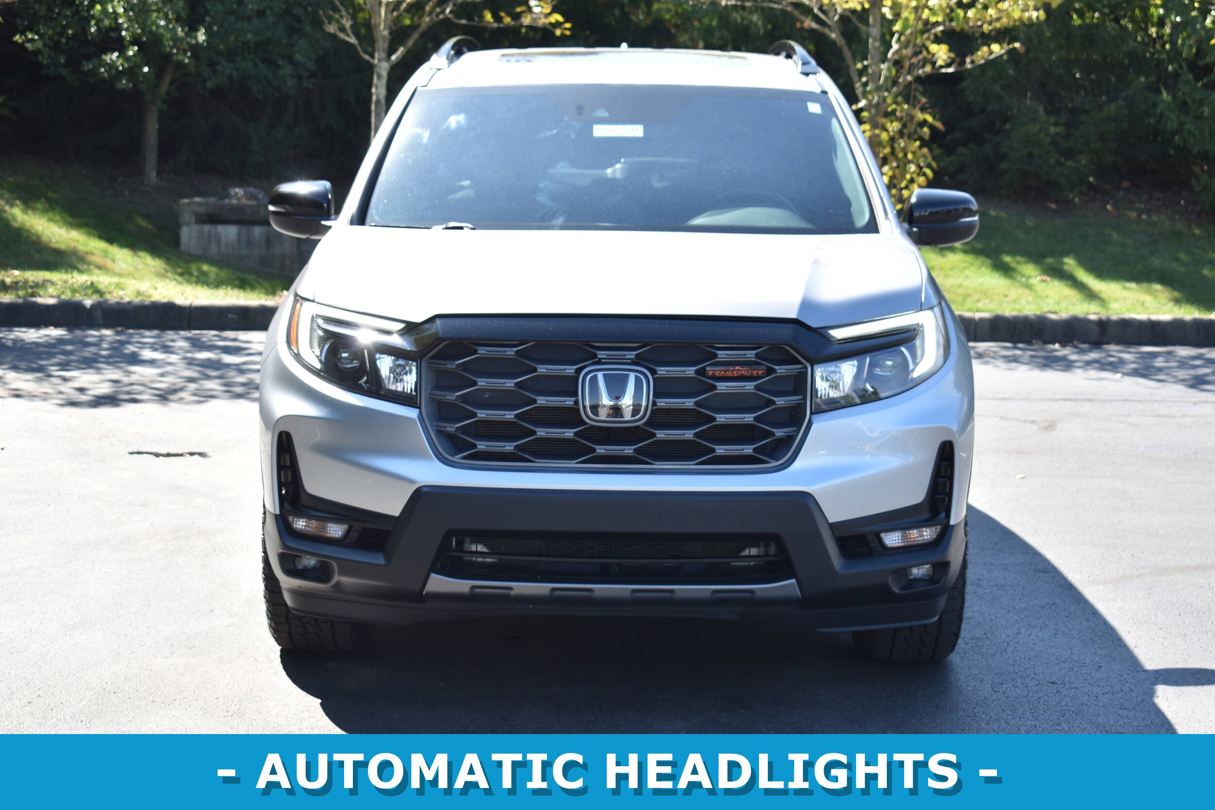 2022 Honda Passport TrailSport photo 2