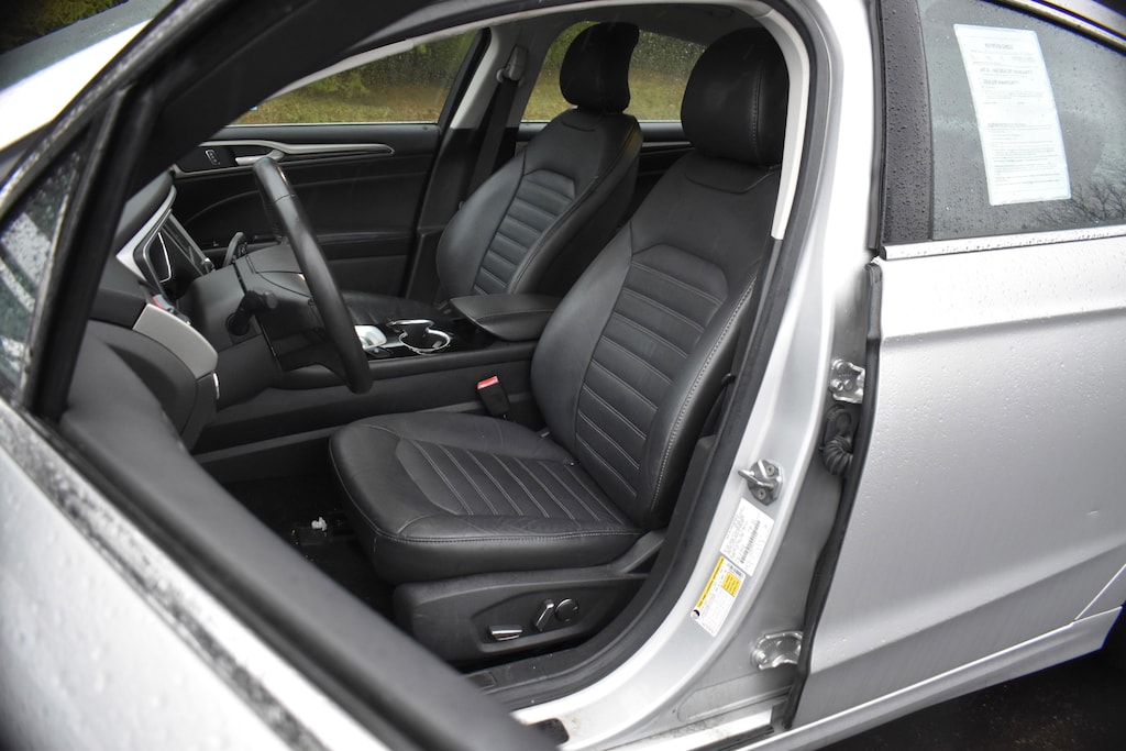 Used 2016 Ford Fusion SE Sedan