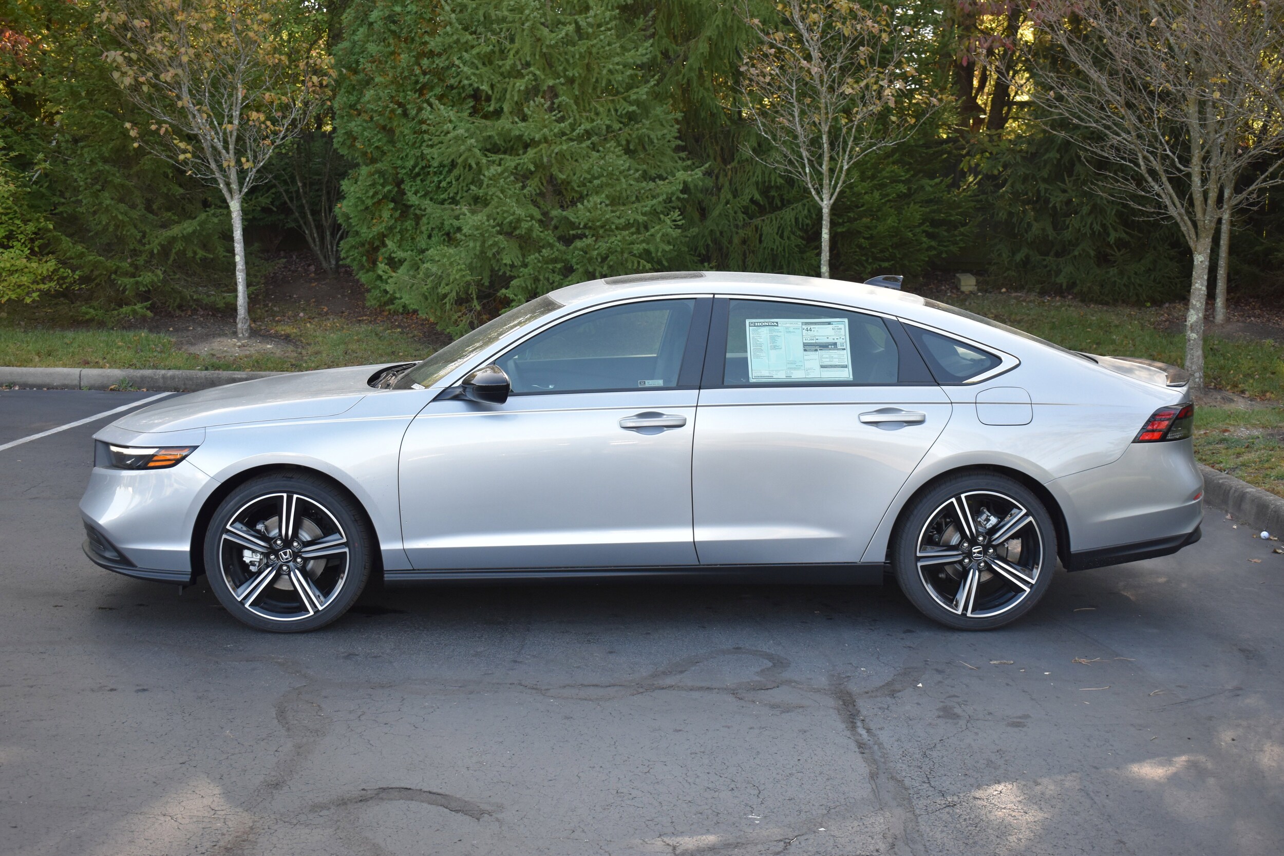 2025 Honda Accord Hybrid Sport photo 3
