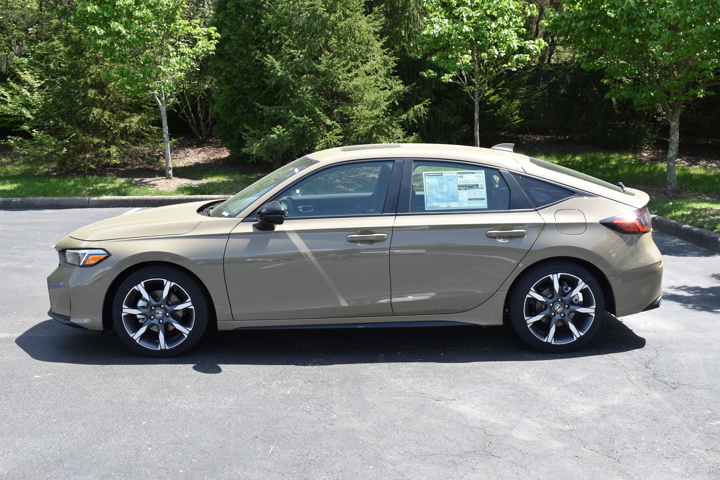 2026 Honda Civic Hybrid Sport Touring Hatchback photo 3