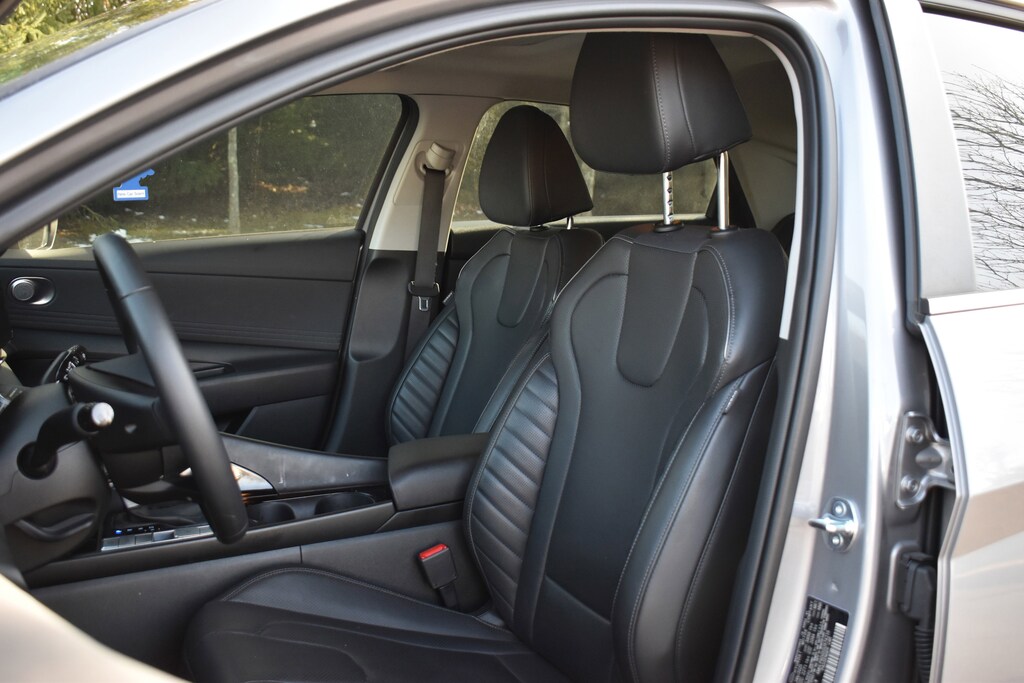 Used 2025 Hyundai Elantra Limited Sedan