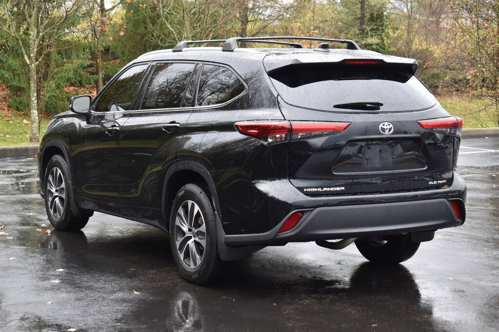 Used 2022 Toyota Highlander XLE SUV