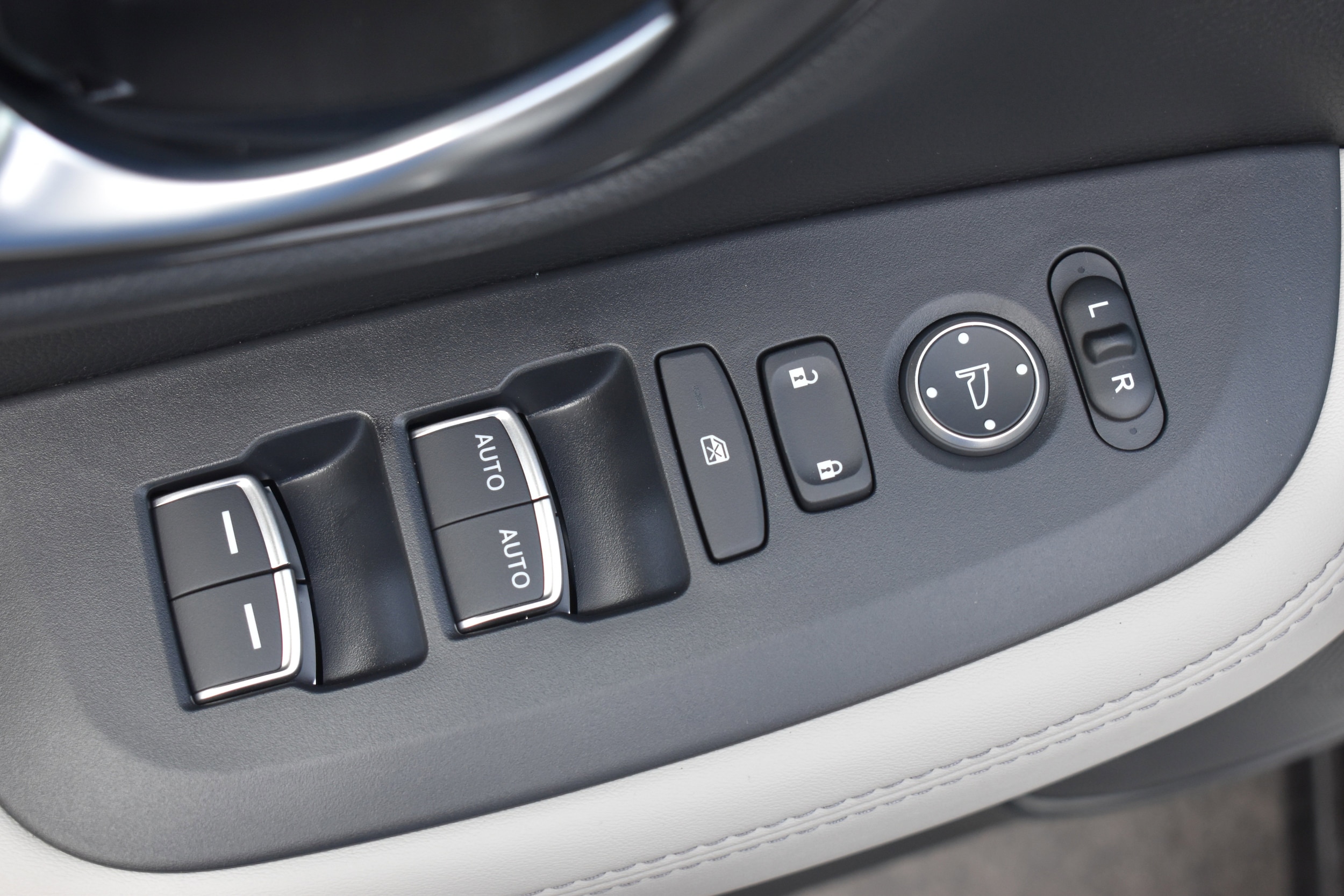 2026 Honda HR-V EX-L - Photo 11