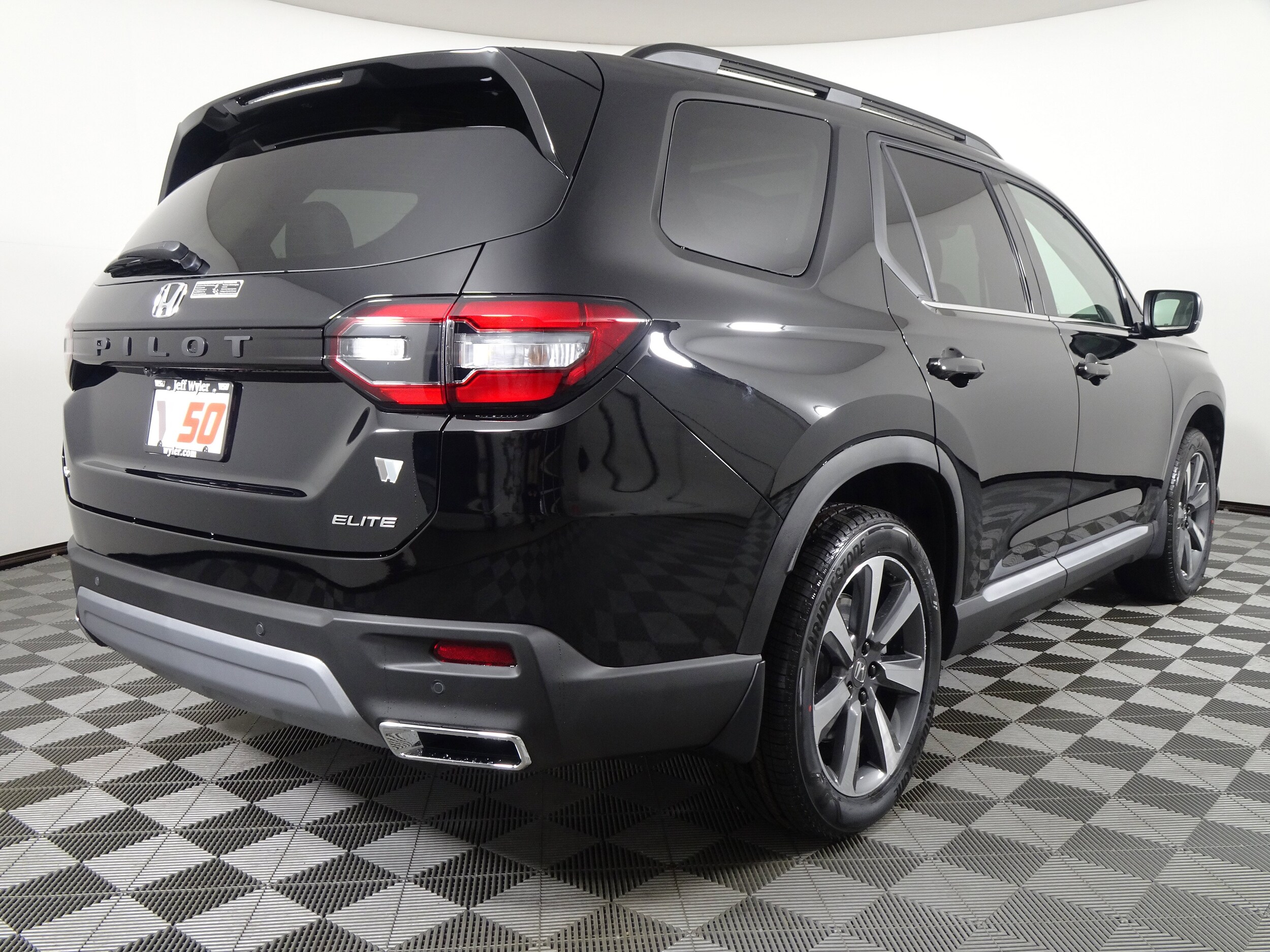 2025 Honda Pilot Elite photo 3