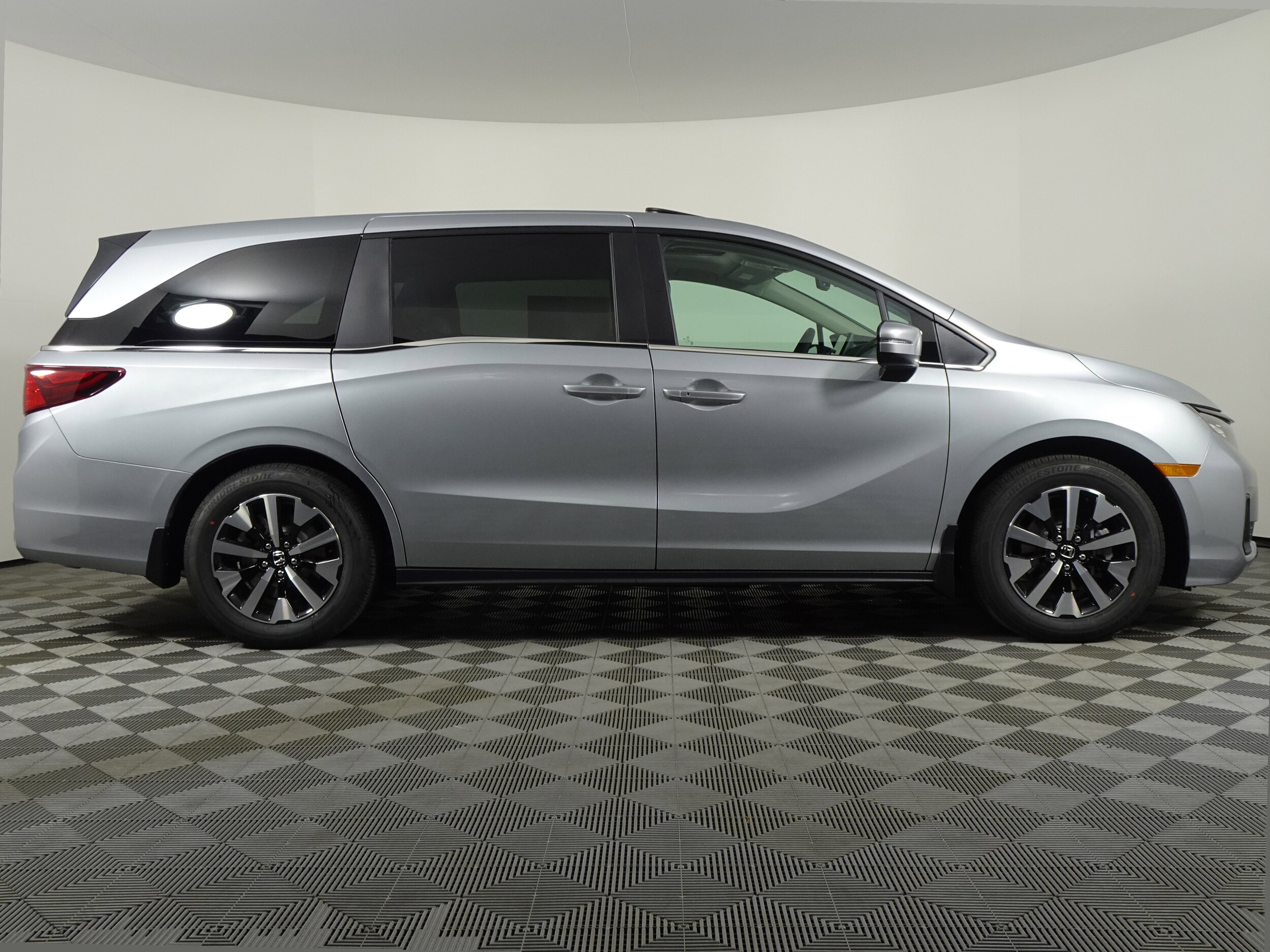 2026 Honda Odyssey EX-L photo 2
