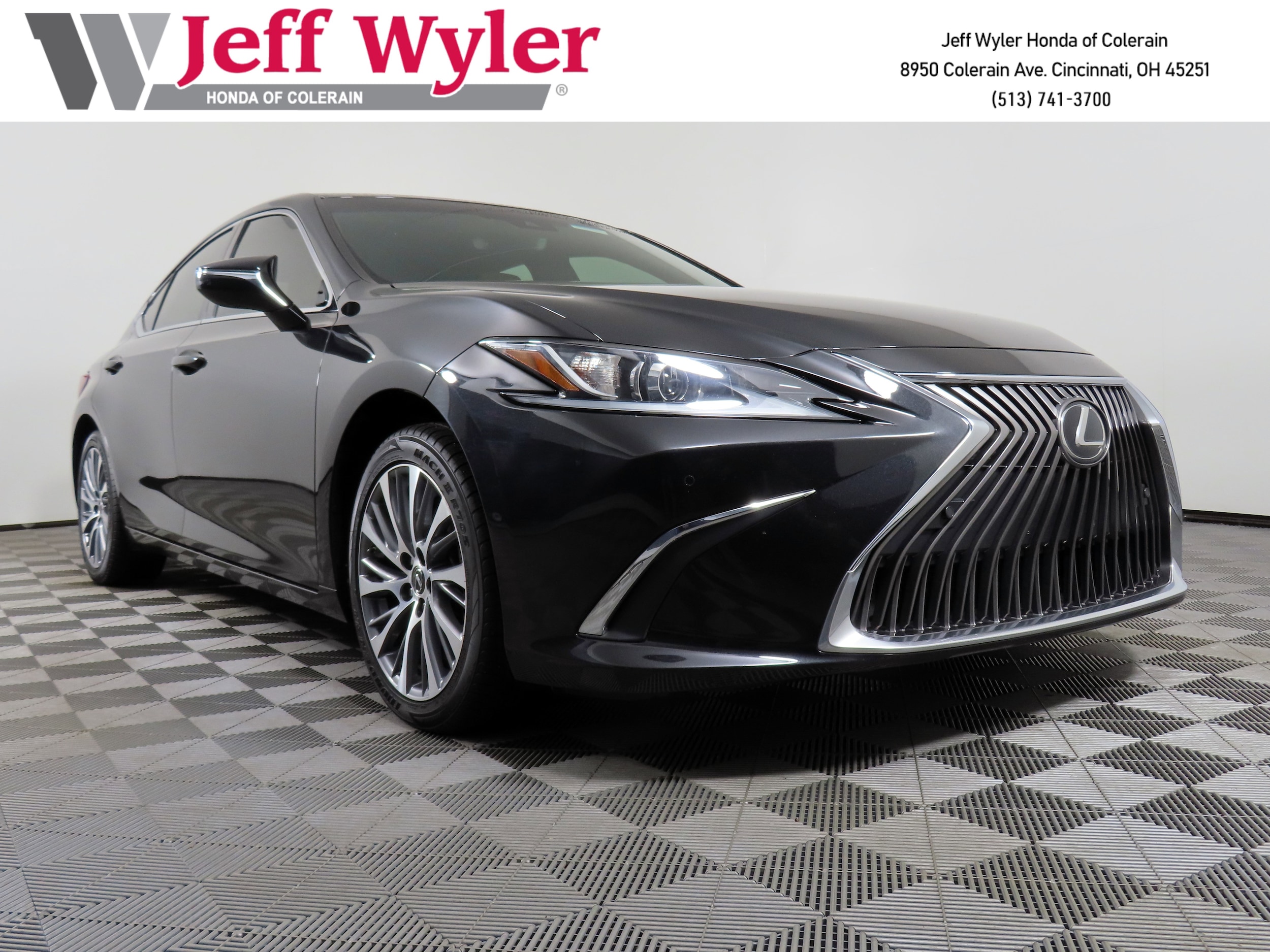 2019 Lexus ES 350's photo