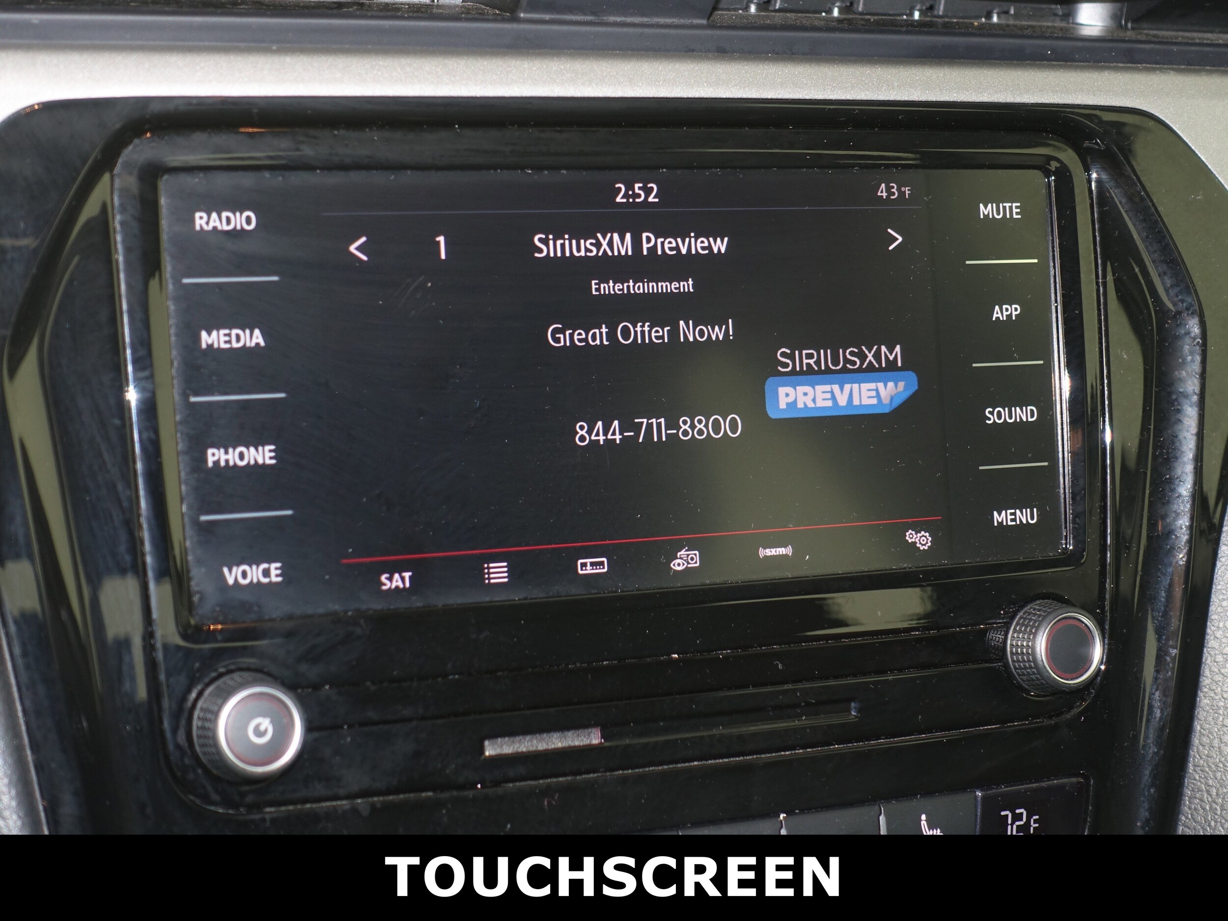 2022 Volkswagen Passat 2.0T SE photo 4