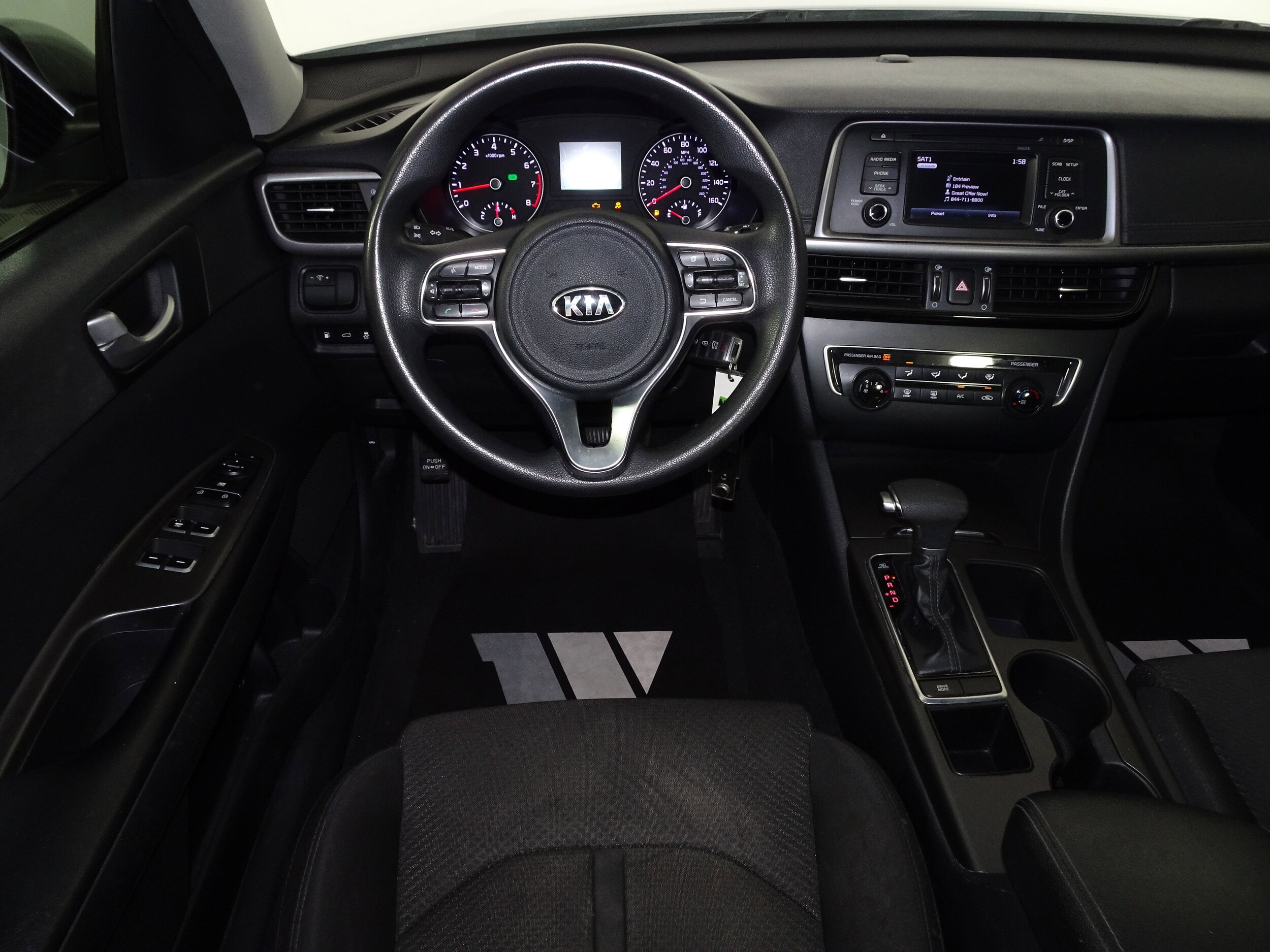 2017 Kia Optima LX photo 4