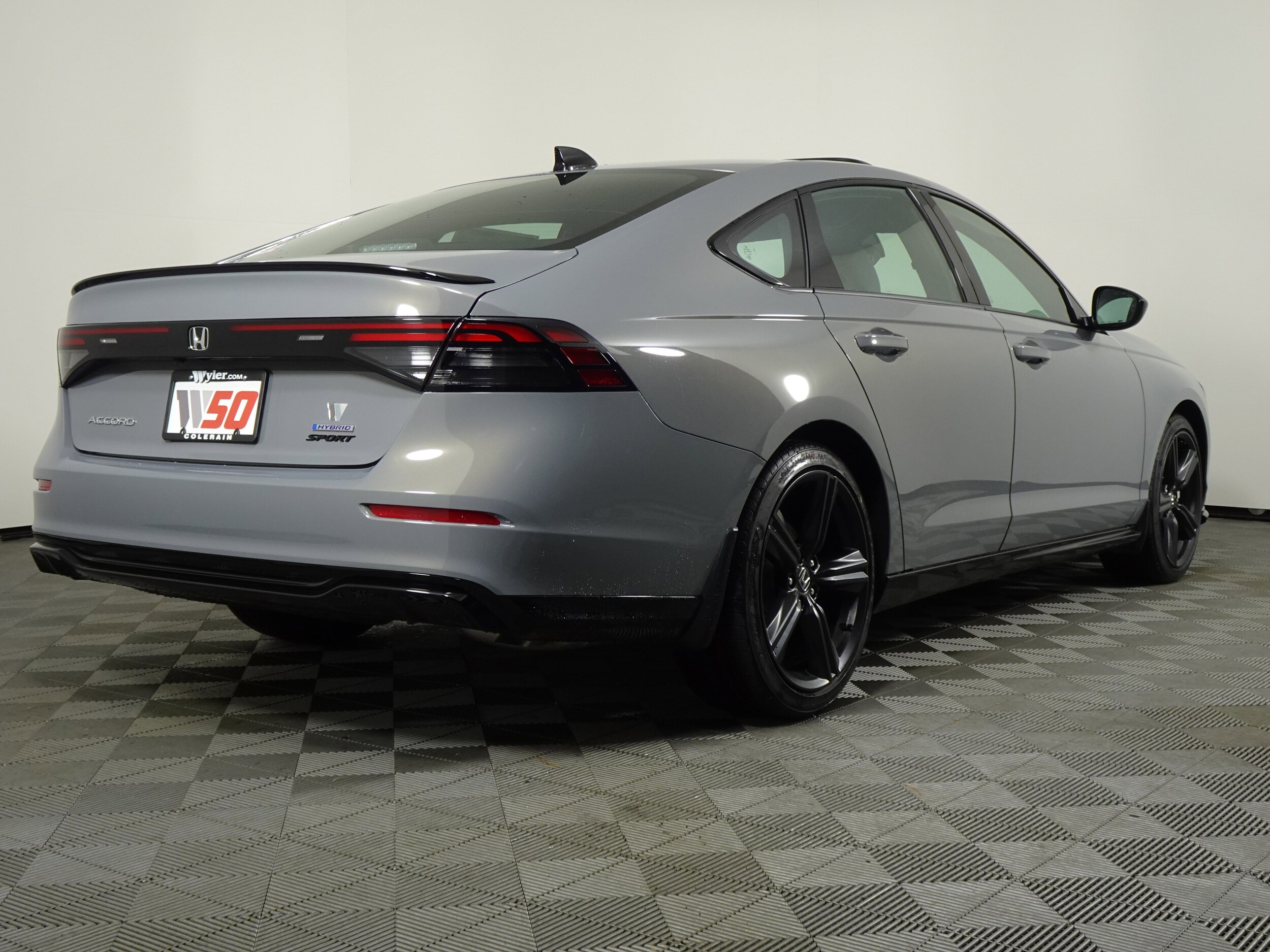 2025 Honda Accord Hybrid Sport-L photo 2