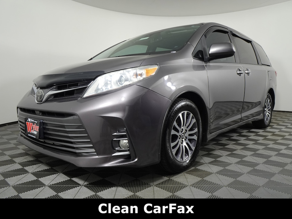 Used 2018 Toyota Sienna XLE FWD 8-Passenger Van Passenger Van