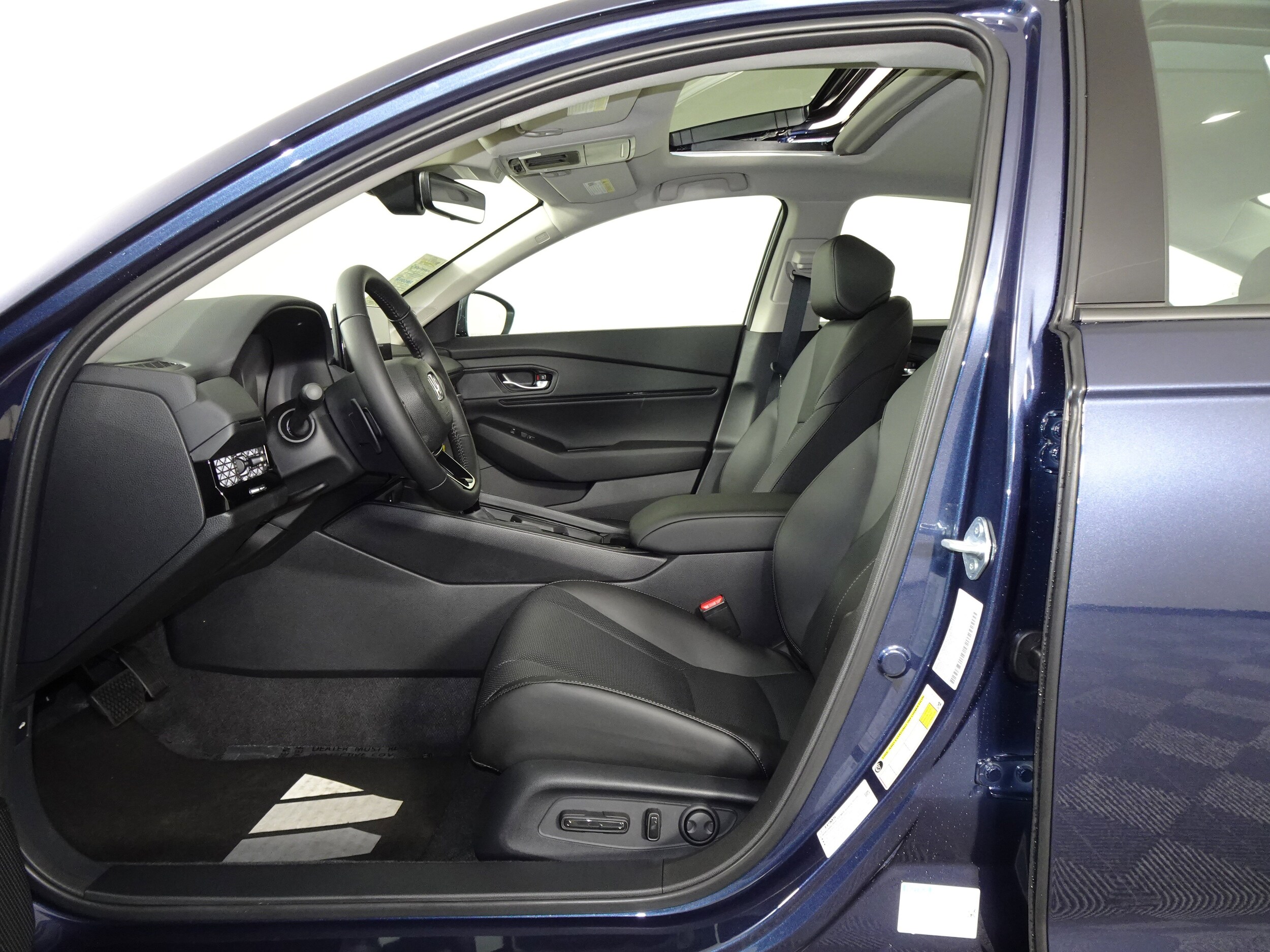 2025 Honda Accord Hybrid EX-L photo 4
