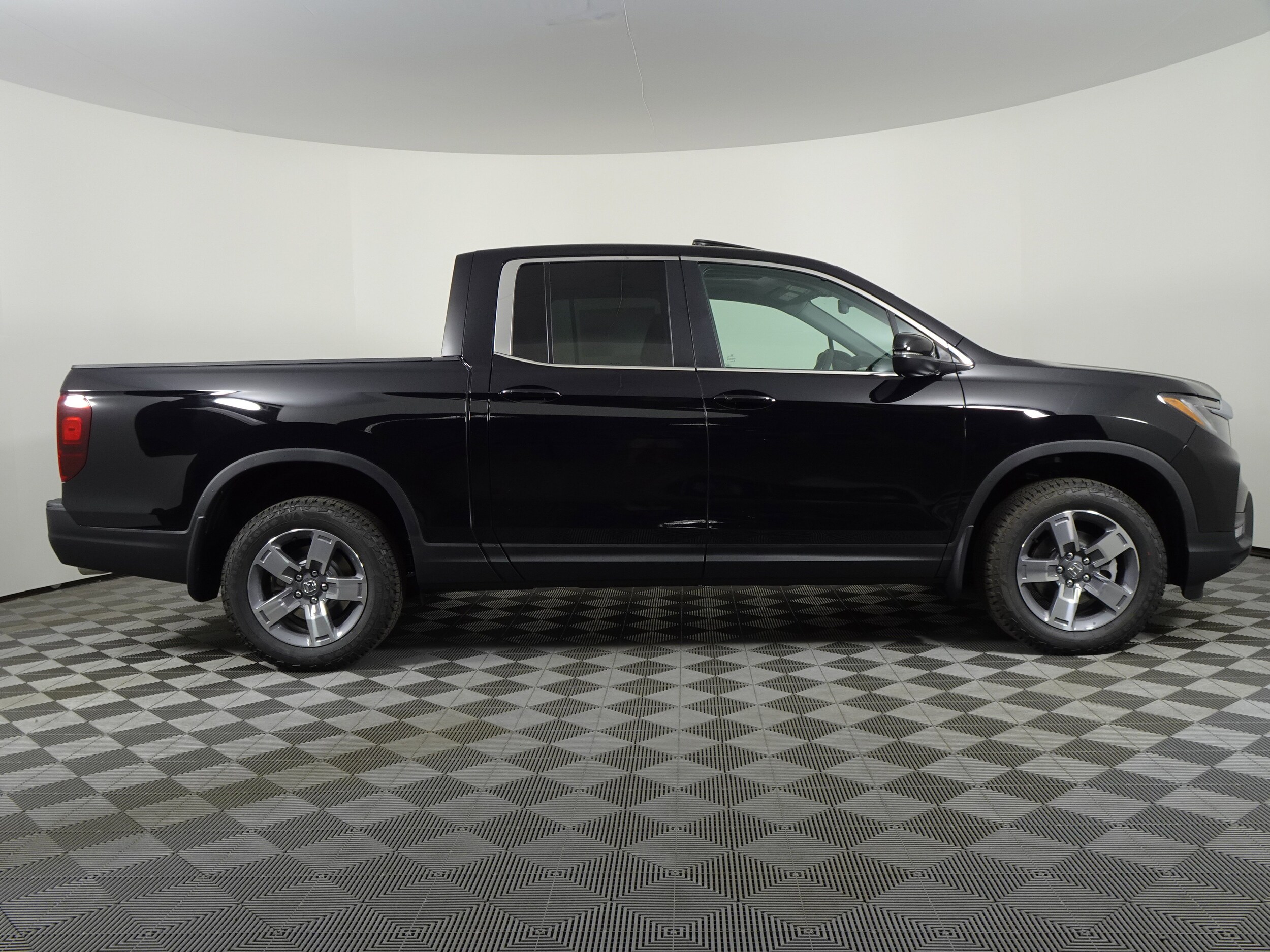 2025 Honda Ridgeline RTL photo 2