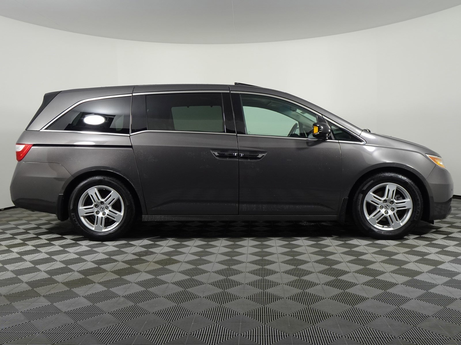 Used 2013 Honda Odyssey Touring Elite with VIN 5FNRL5H91DB009456 for sale in Cincinnati, OH