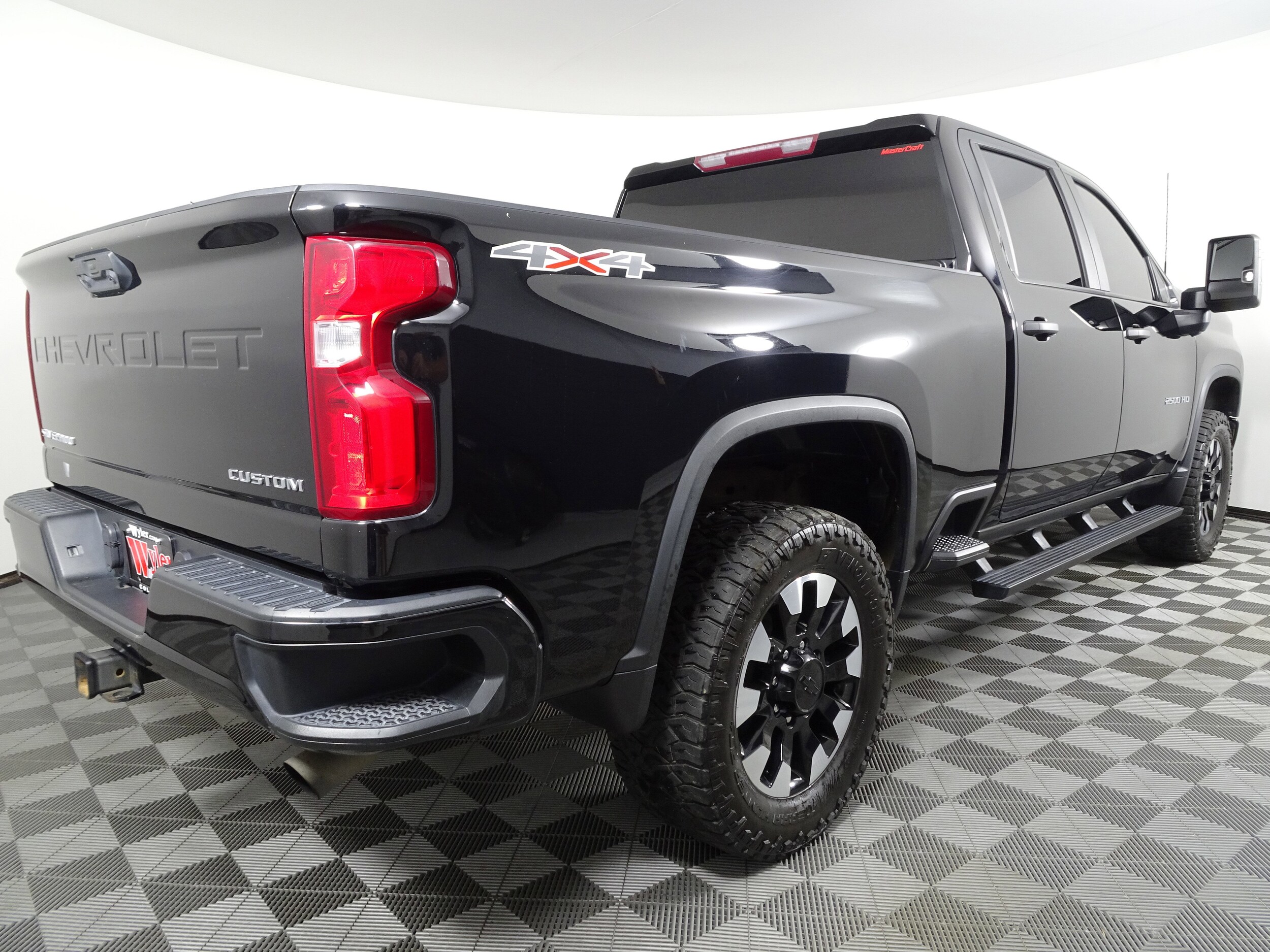 2020 Chevrolet Silverado 2500HD Custom photo 3