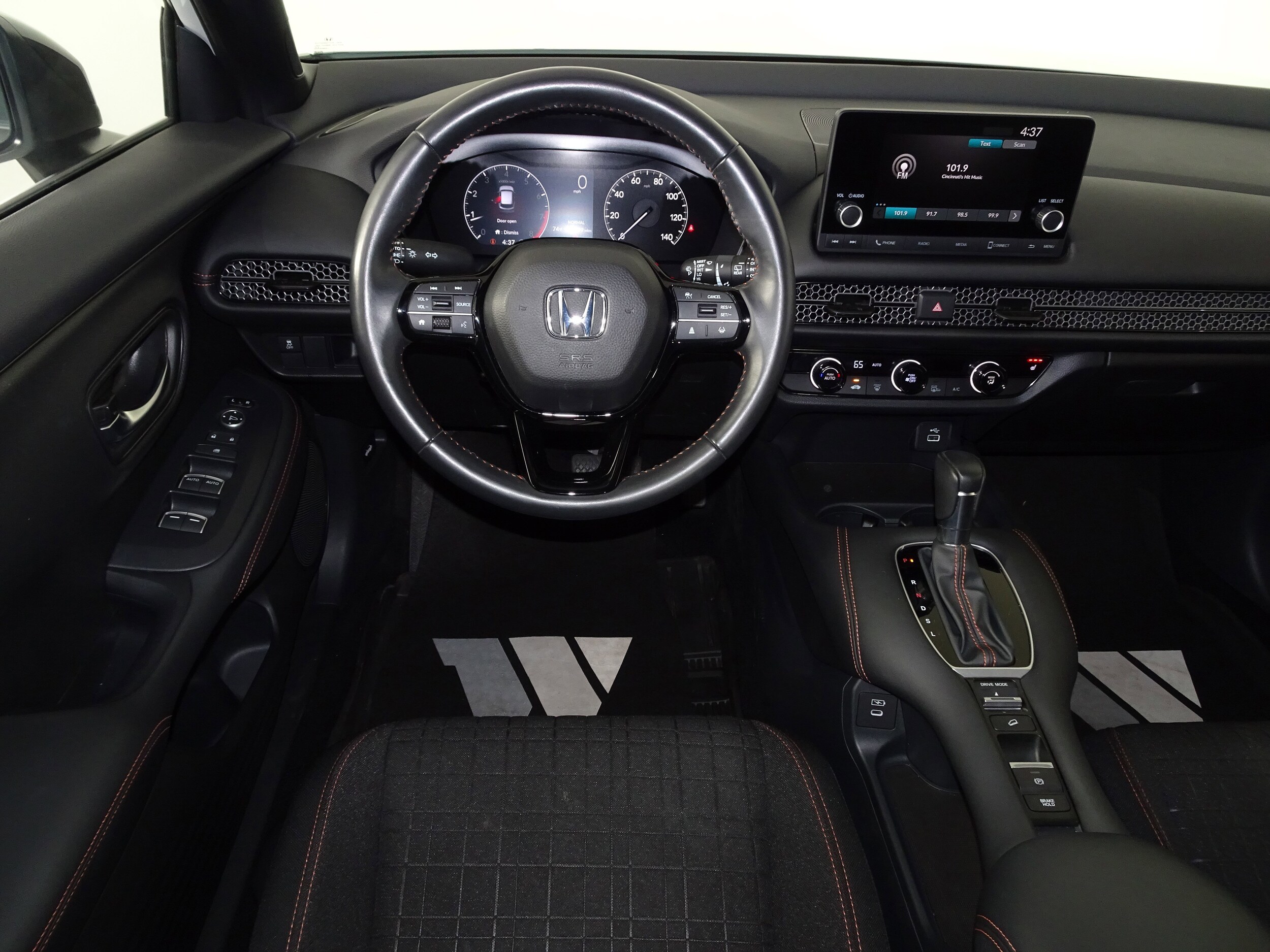 2025 Honda HR-V Sport photo 4